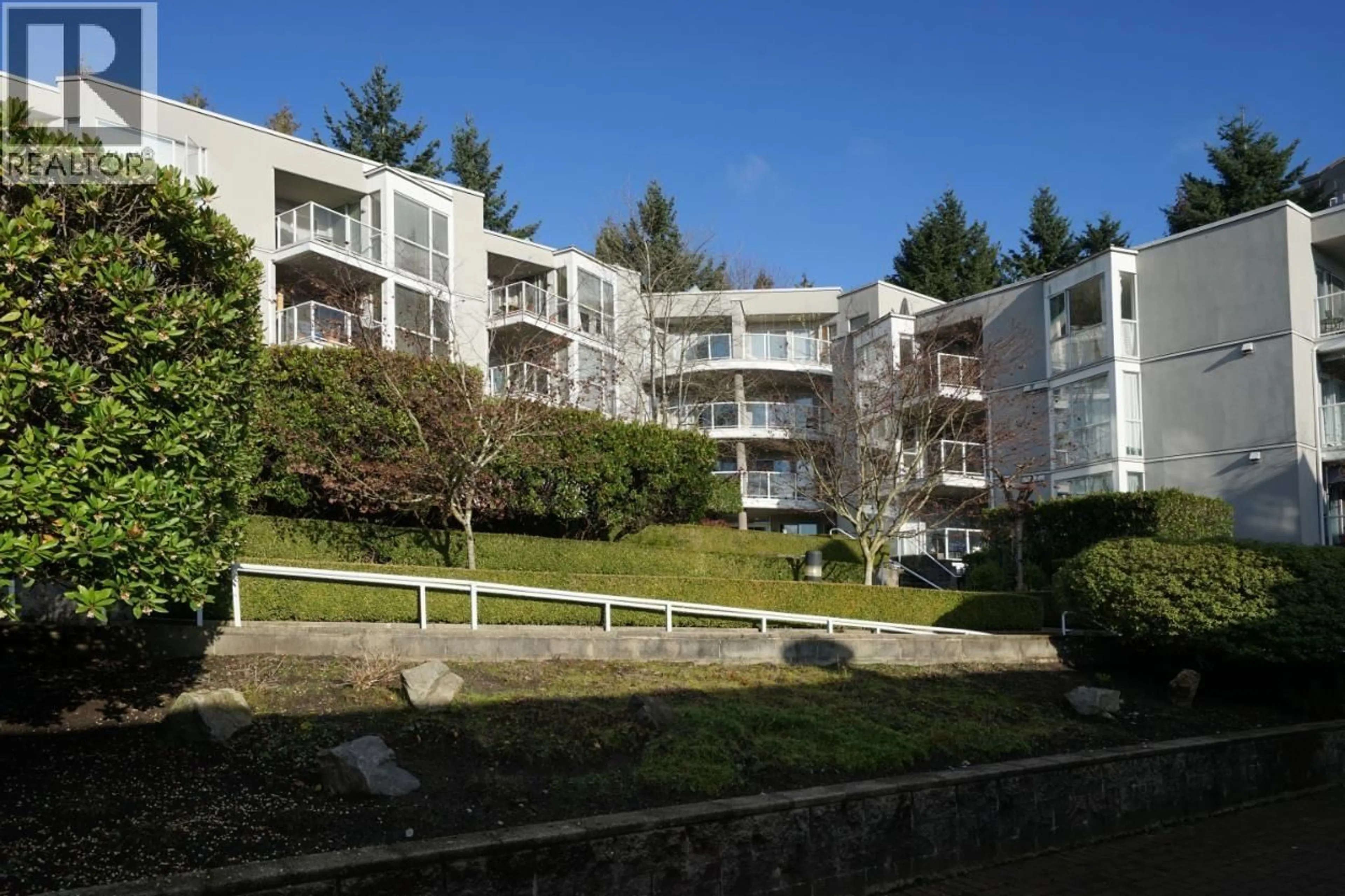 Unknown for 4 - 8430 JELLICOE STREET, Vancouver British Columbia V5S4S7