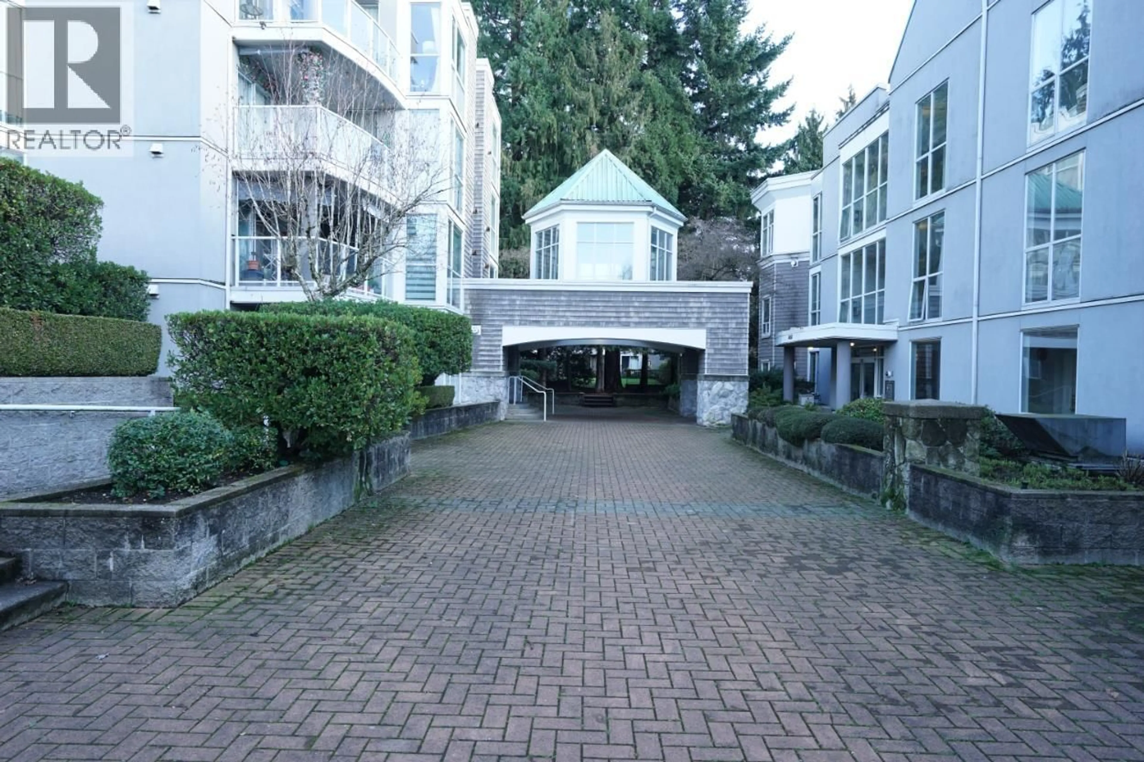 Unknown for 4 - 8430 JELLICOE STREET, Vancouver British Columbia V5S4S7