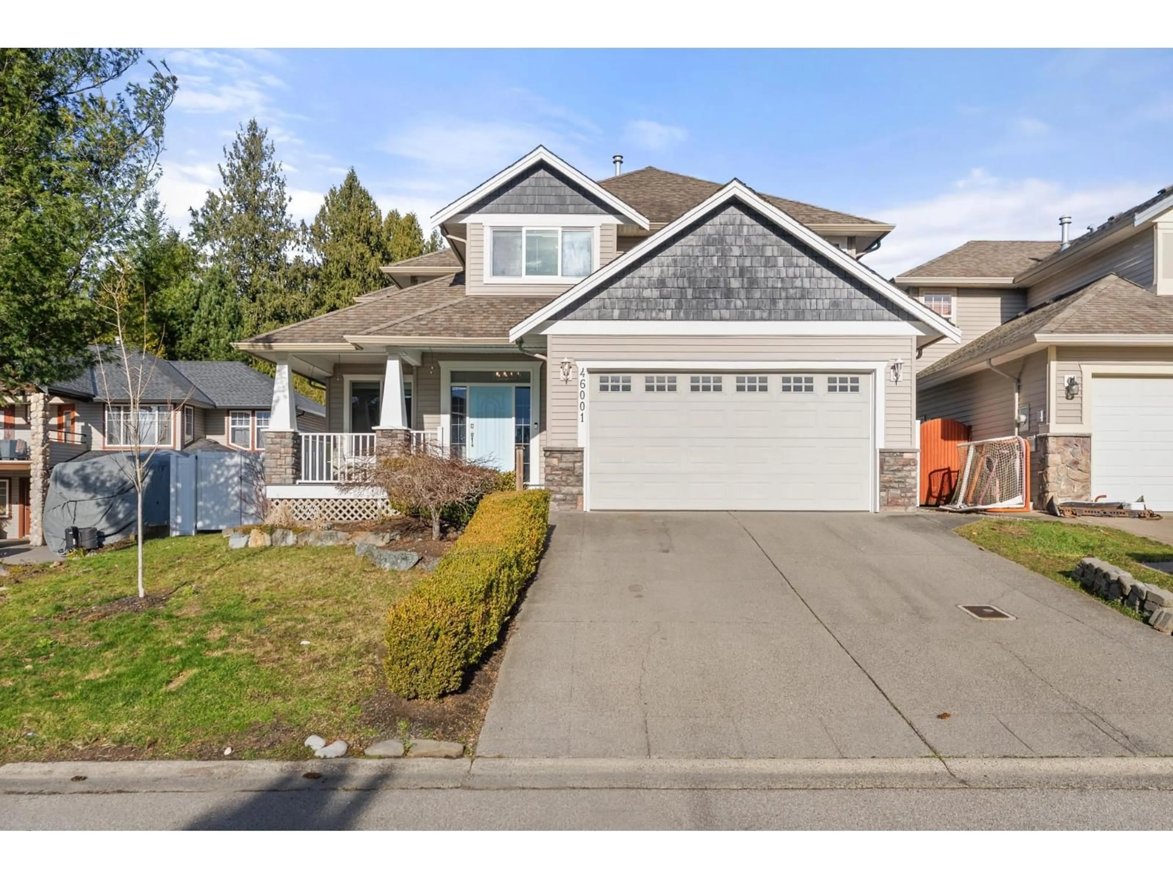 Home with vinyl exterior material, street for 46001 BRIDLE RIDGE CRESCENT, Chilliwack British Columbia V2R5W2