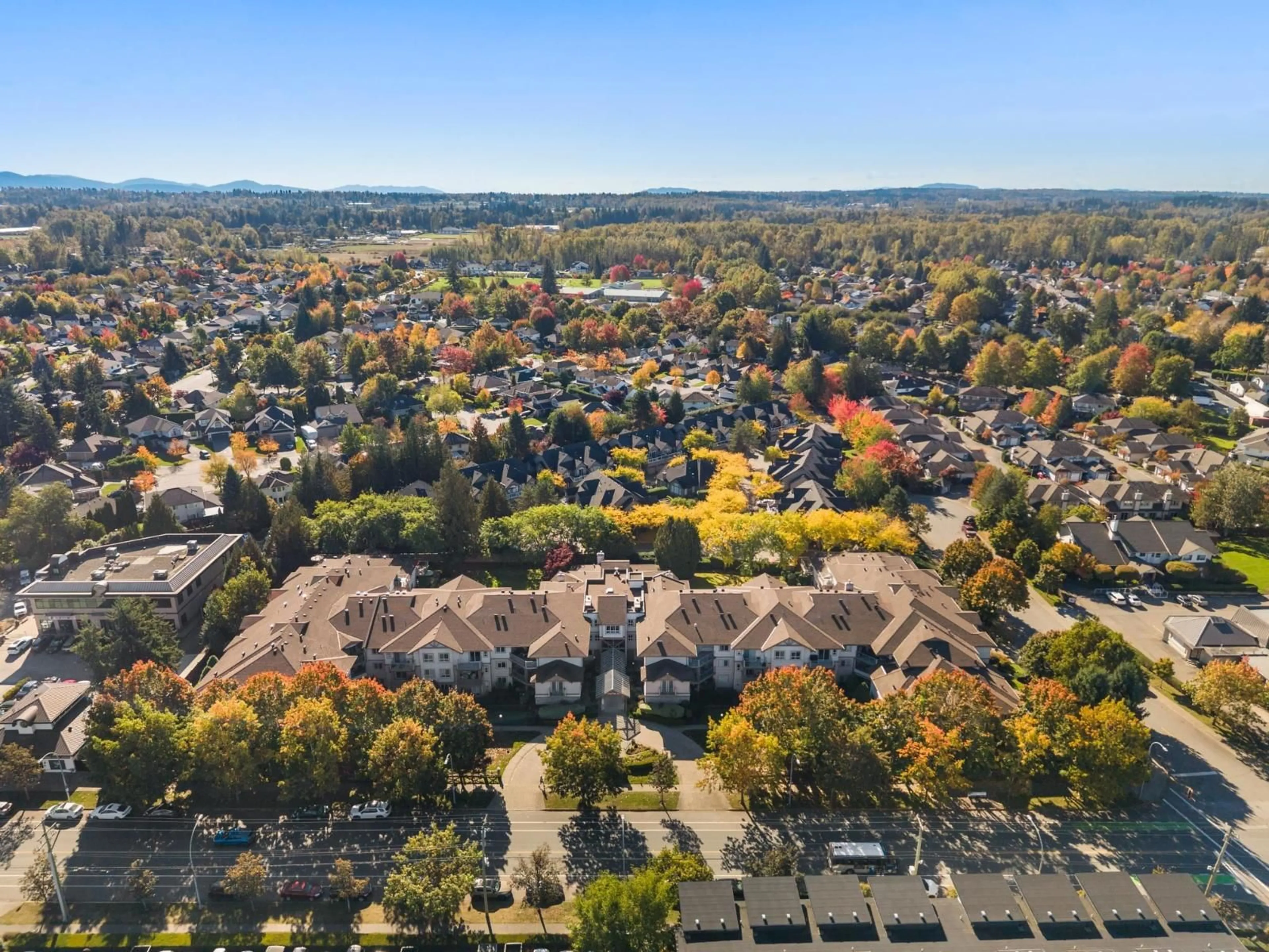 A pic from outside/outdoor area/front of a property/back of a property/a pic from drone, mountain view for 323 - 22150 48 AVENUE, Langley British Columbia V3A8R5