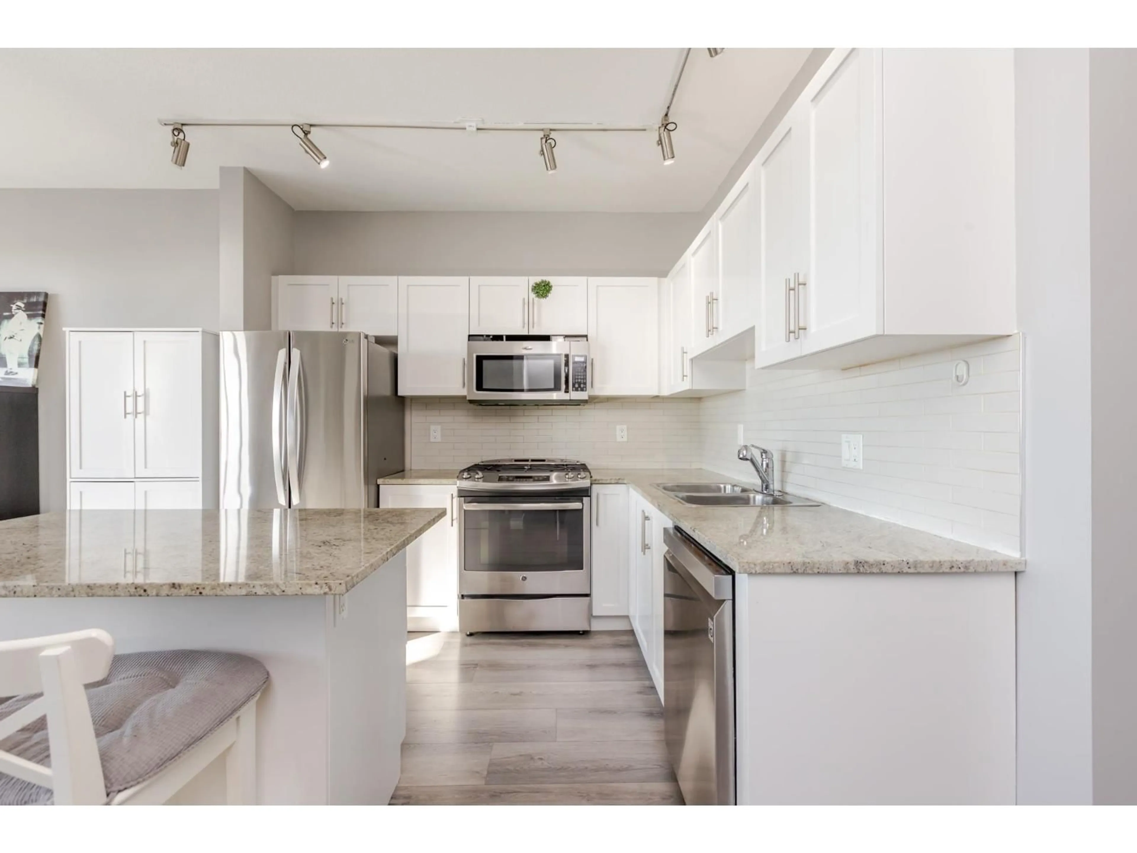 Open concept kitchen, unknown for 26 - 20326 68 AVENUE, Langley British Columbia V2Y0E3
