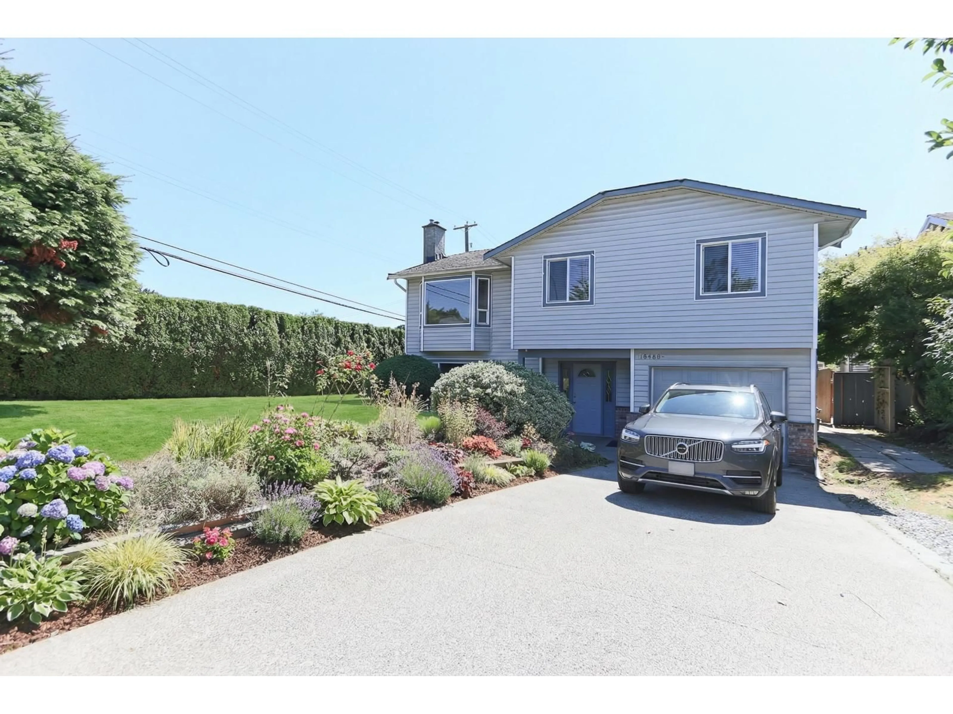 A pic from outside/outdoor area/front of a property/back of a property/a pic from drone, street for 18382 56B AVENUE, Surrey British Columbia V3S6G8
