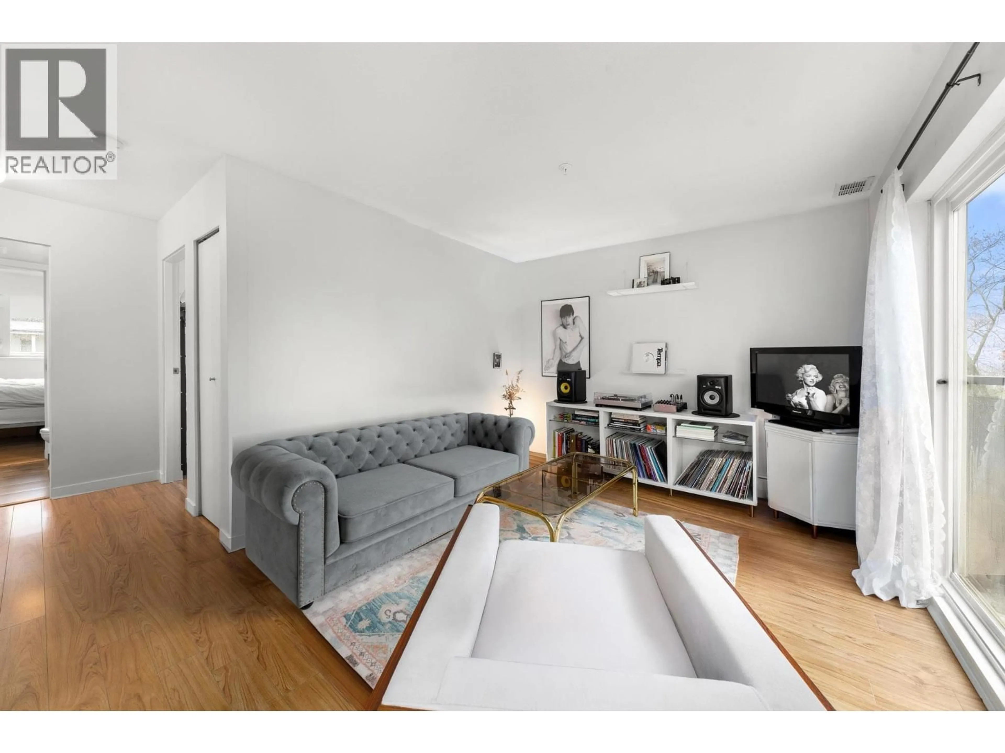 Living room with furniture, unknown for 401 - 33 TEMPLETON DRIVE, Vancouver British Columbia V5L3C9