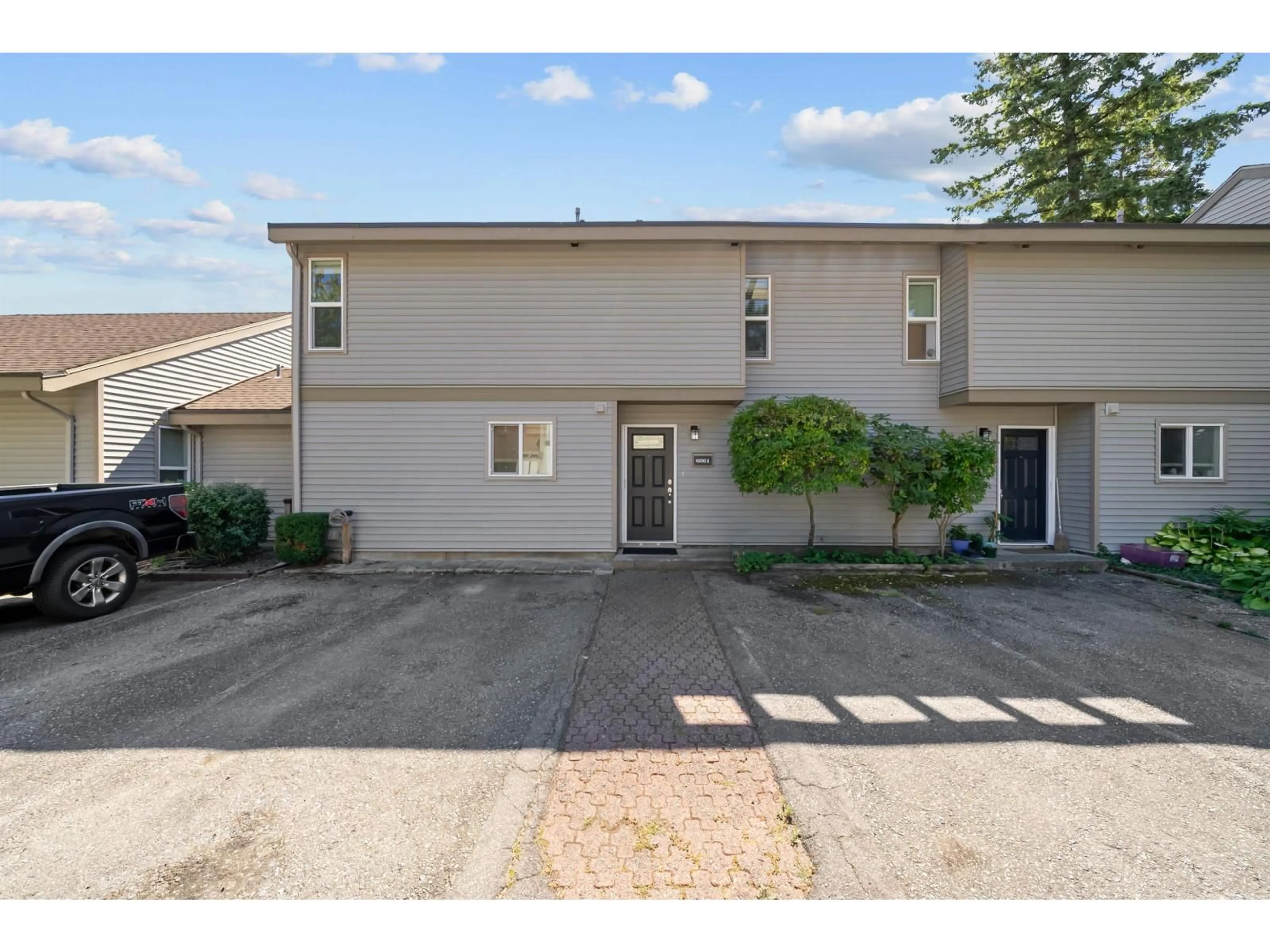 A pic from outside/outdoor area/front of a property/back of a property/a pic from drone, street for 6061 GREENSIDE DRIVE EAST, Surrey British Columbia V3S5M8