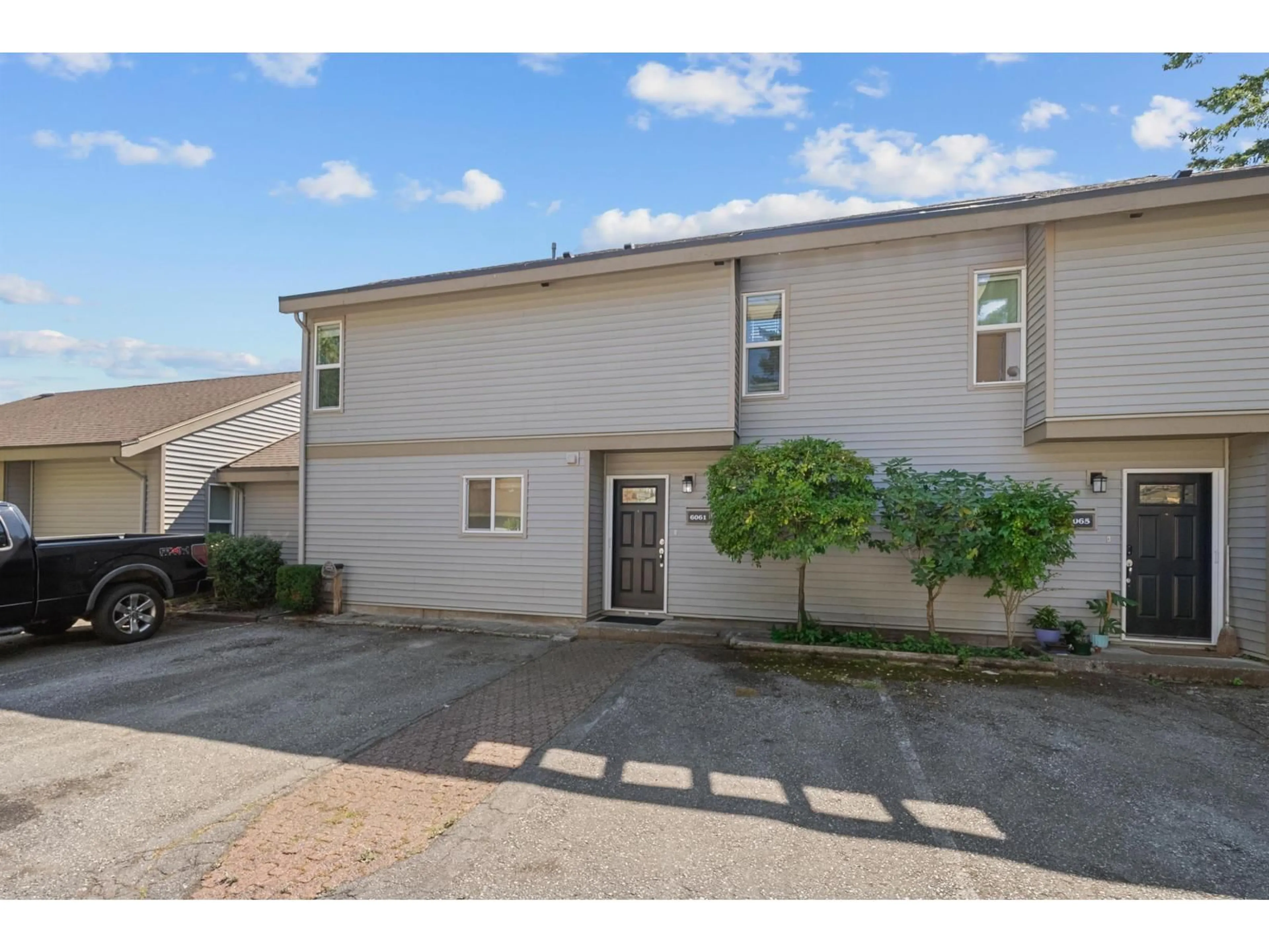 Unknown for 6061 GREENSIDE DRIVE EAST, Surrey British Columbia V3S5M8