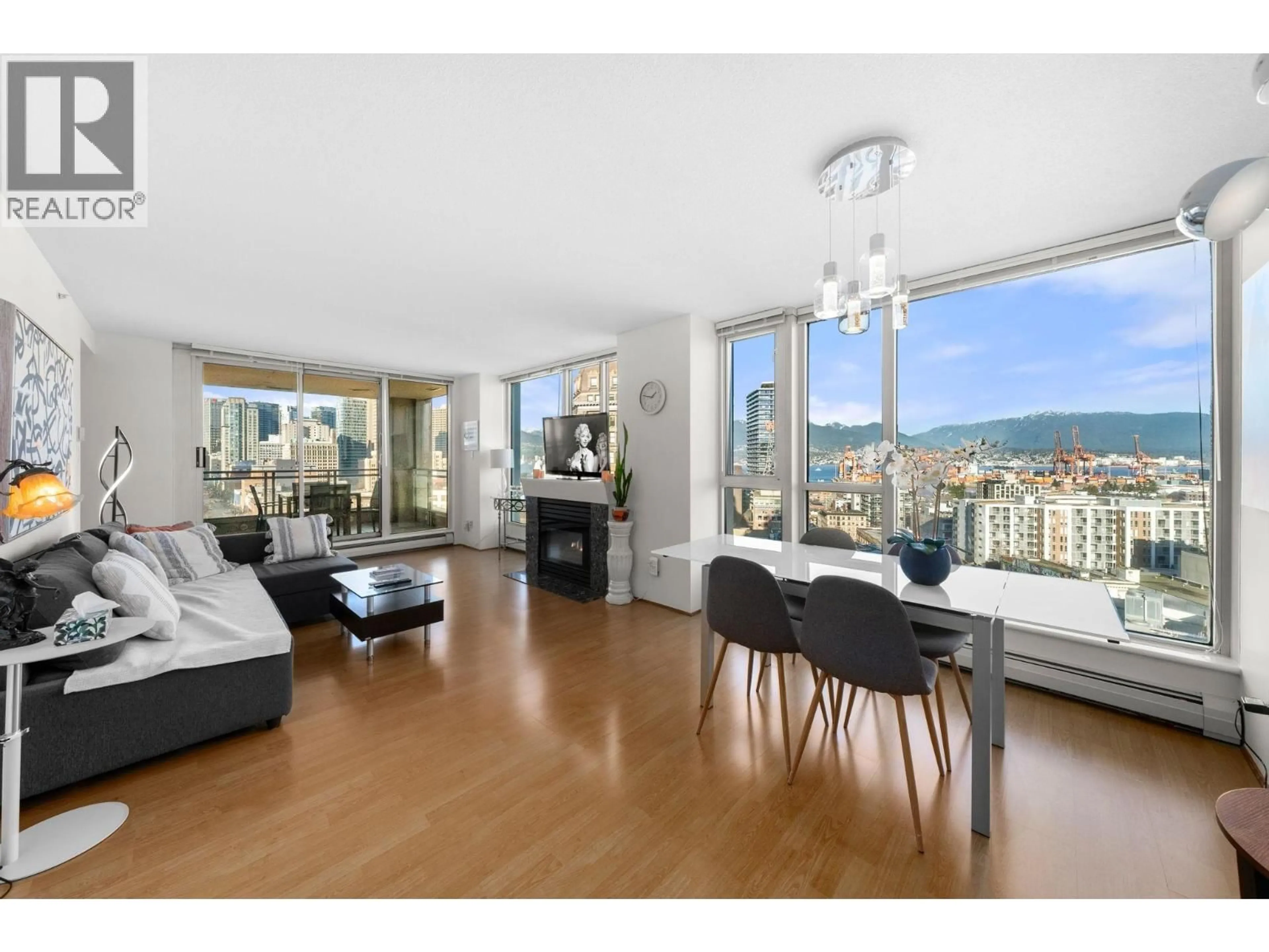 Living room with furniture, wood/laminate floor for 1702 - 183 KEEFER PLACE, Vancouver British Columbia V6B6B9