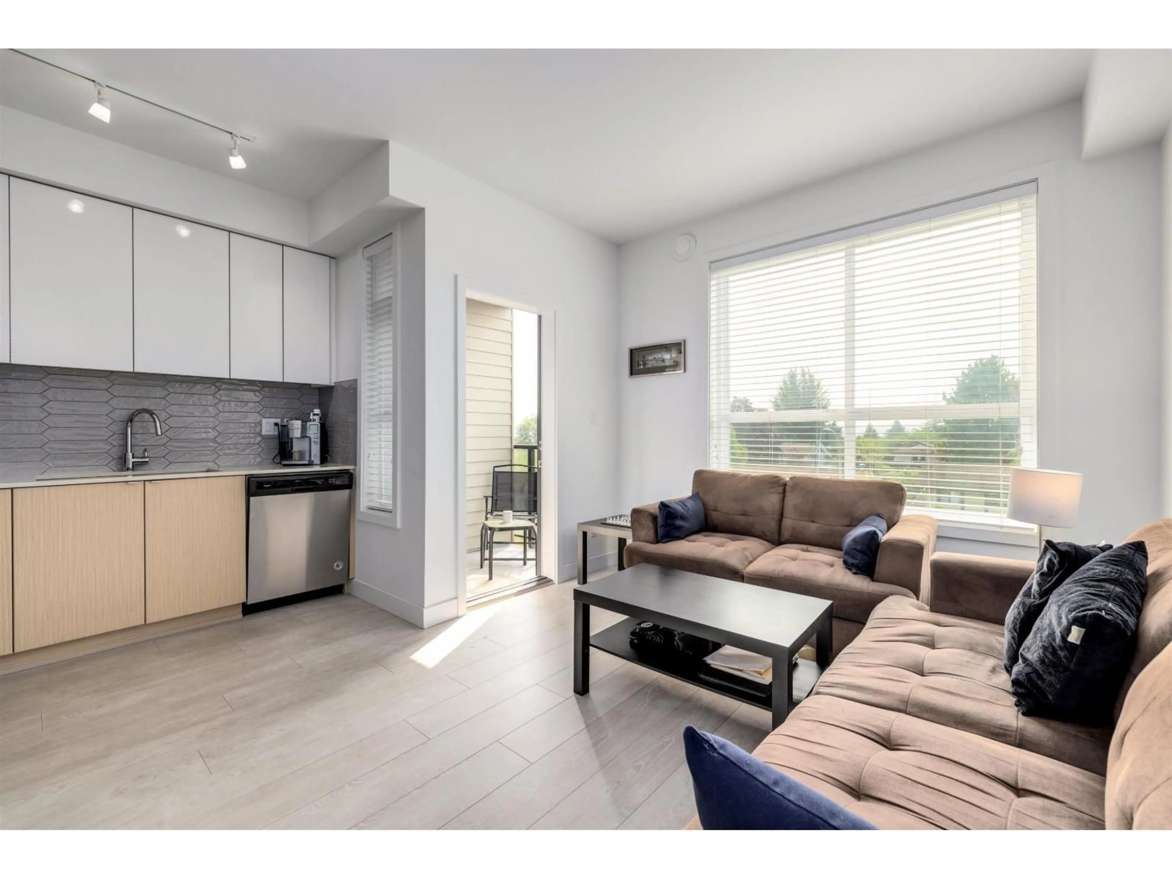 Living room with furniture, unknown for 3033 - 19567 64TH AVENUE, Surrey British Columbia V3S7H8