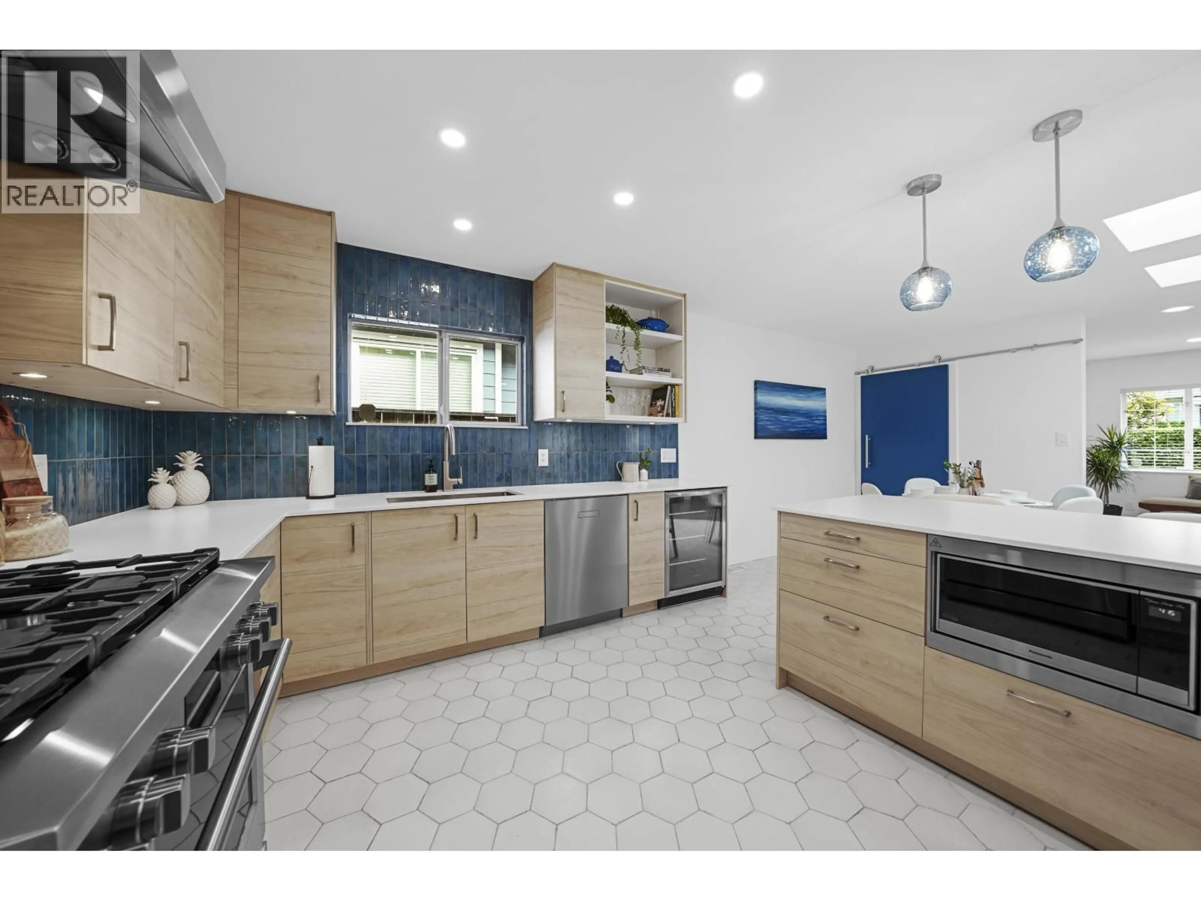 Unknown for 1412 HOPE ROAD, North Vancouver British Columbia V7P1W8