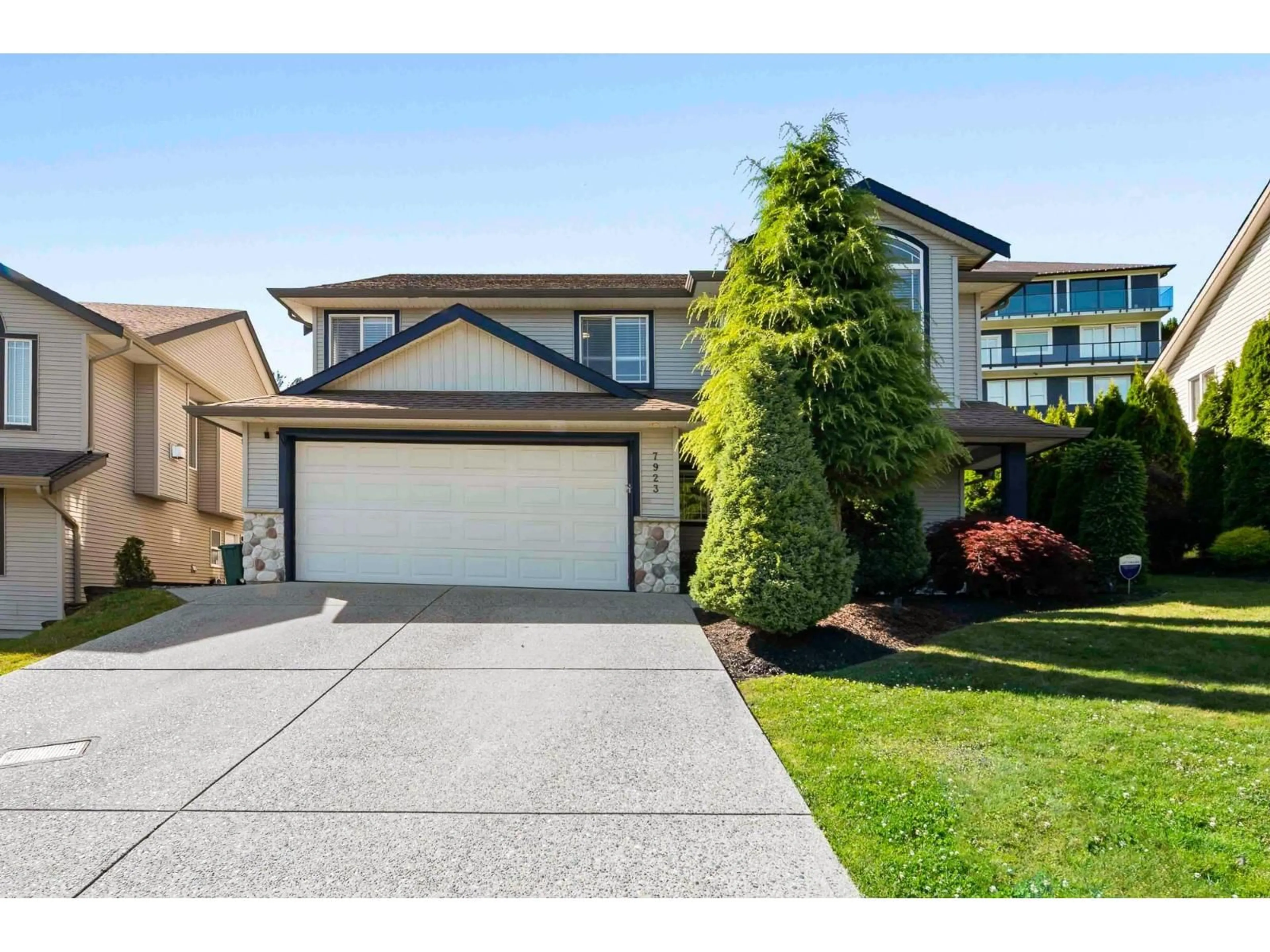 Home with vinyl exterior material, street for 7923 TOPPER DRIVE, Mission British Columbia V2V6Z2