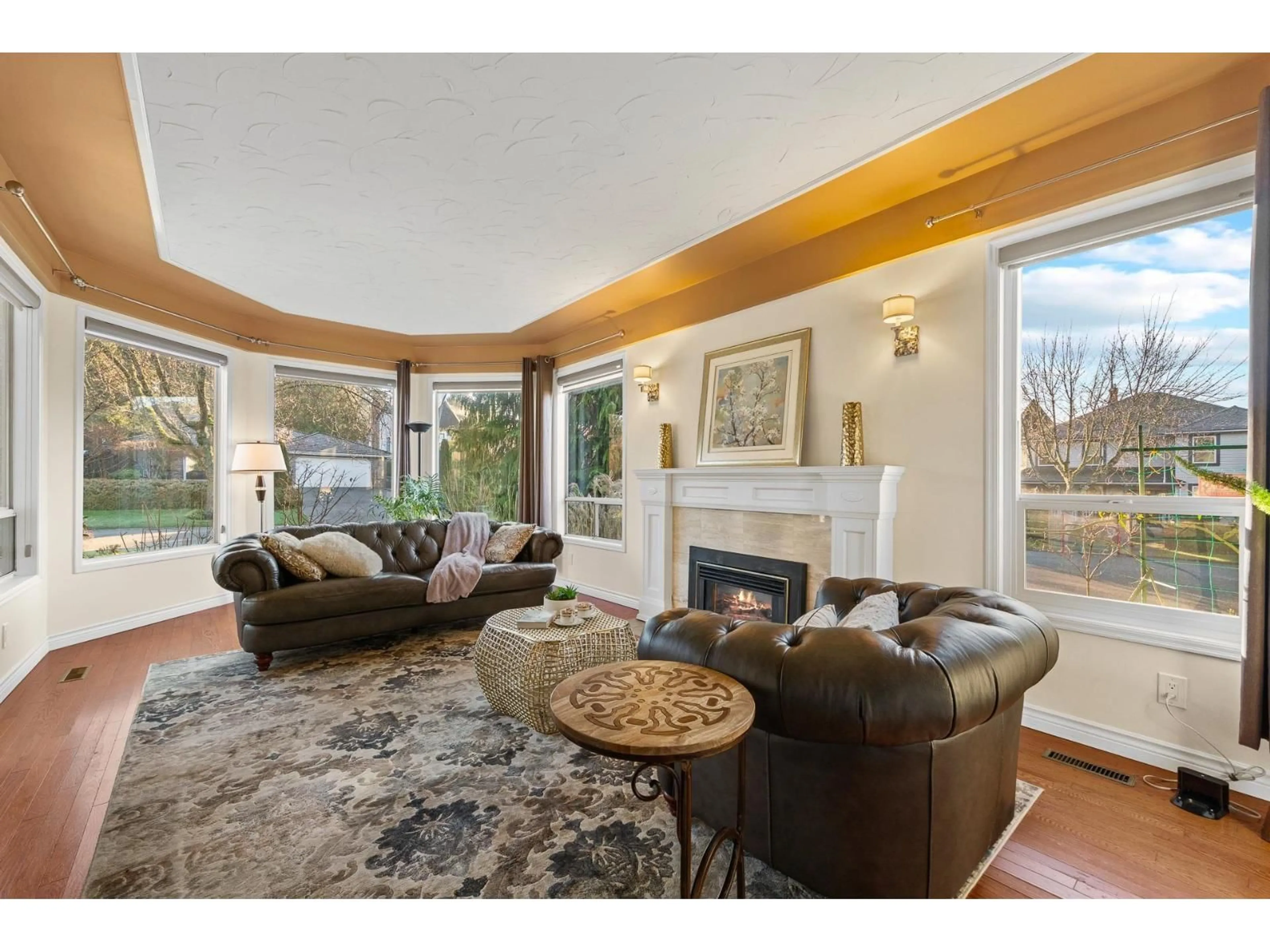 Living room with furniture, unknown for 1911 131 STREET, Surrey British Columbia V4A7P1