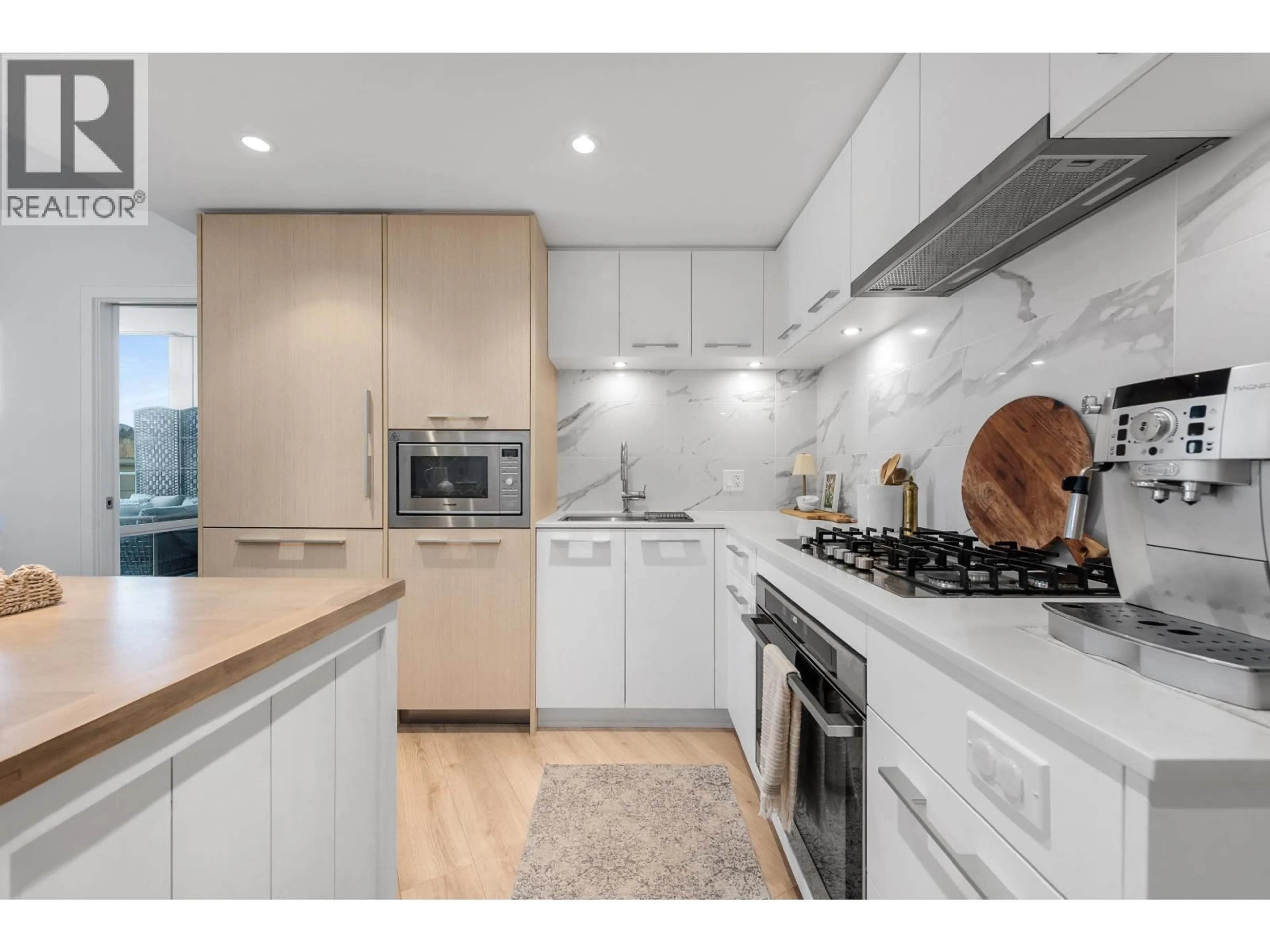 Open concept kitchen, unknown for 603 - 1500 FERN STREET, North Vancouver British Columbia V7J0E6