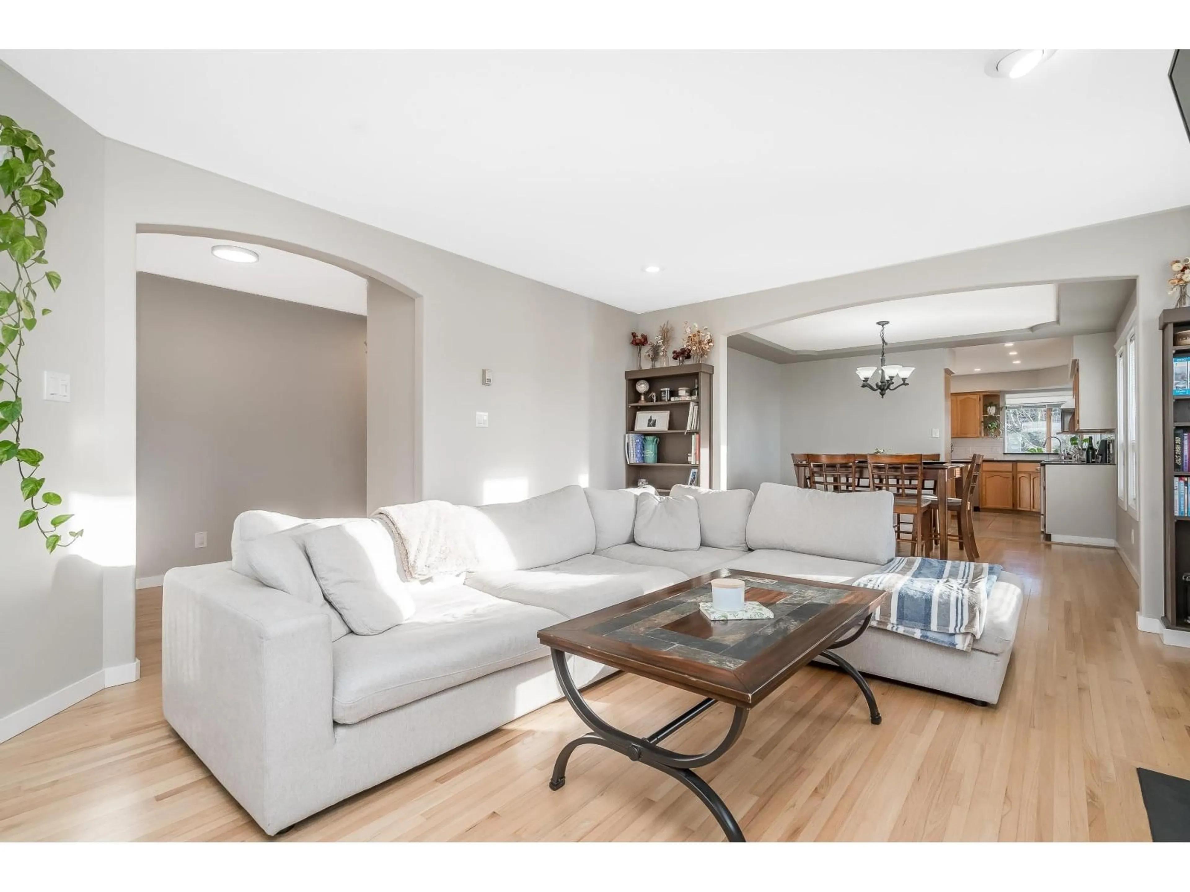 Living room with furniture, unknown for 8248 MCINTYRE STREET, Mission British Columbia V2V6T3