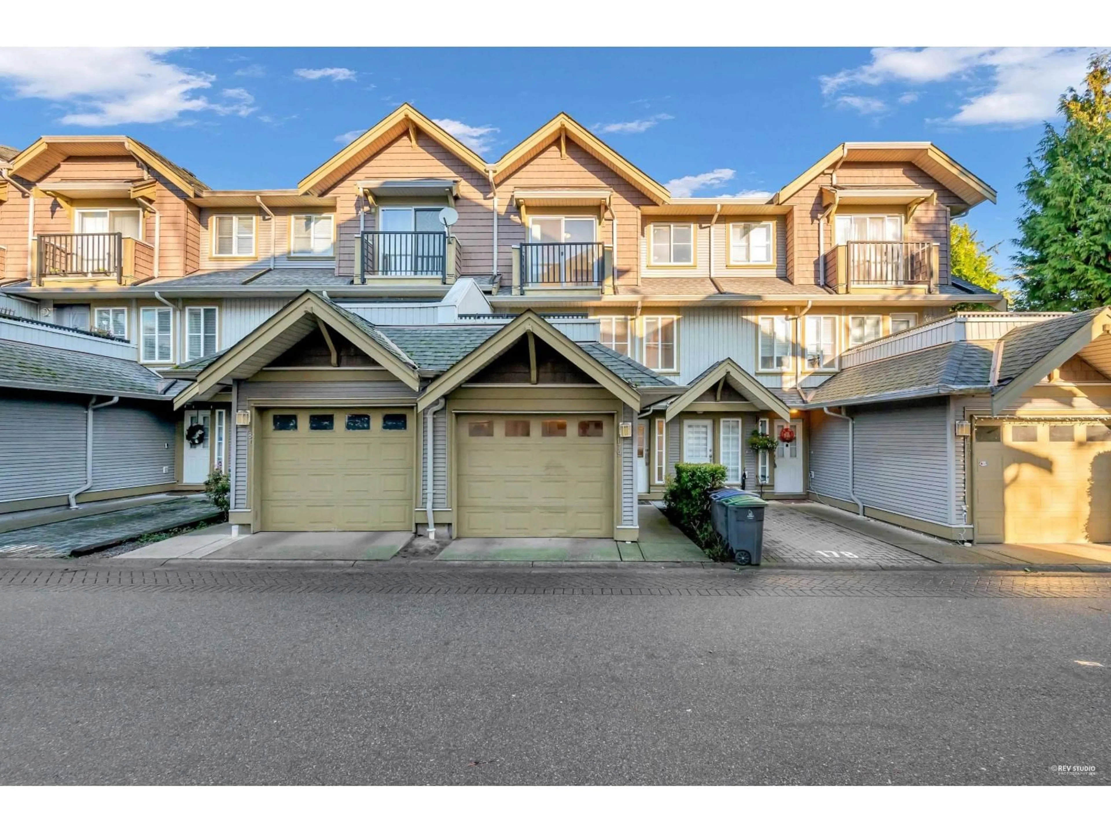 A pic from outside/outdoor area/front of a property/back of a property/a pic from drone, street for 179 - 12040 68 AVENUE, Surrey British Columbia V3W1P5