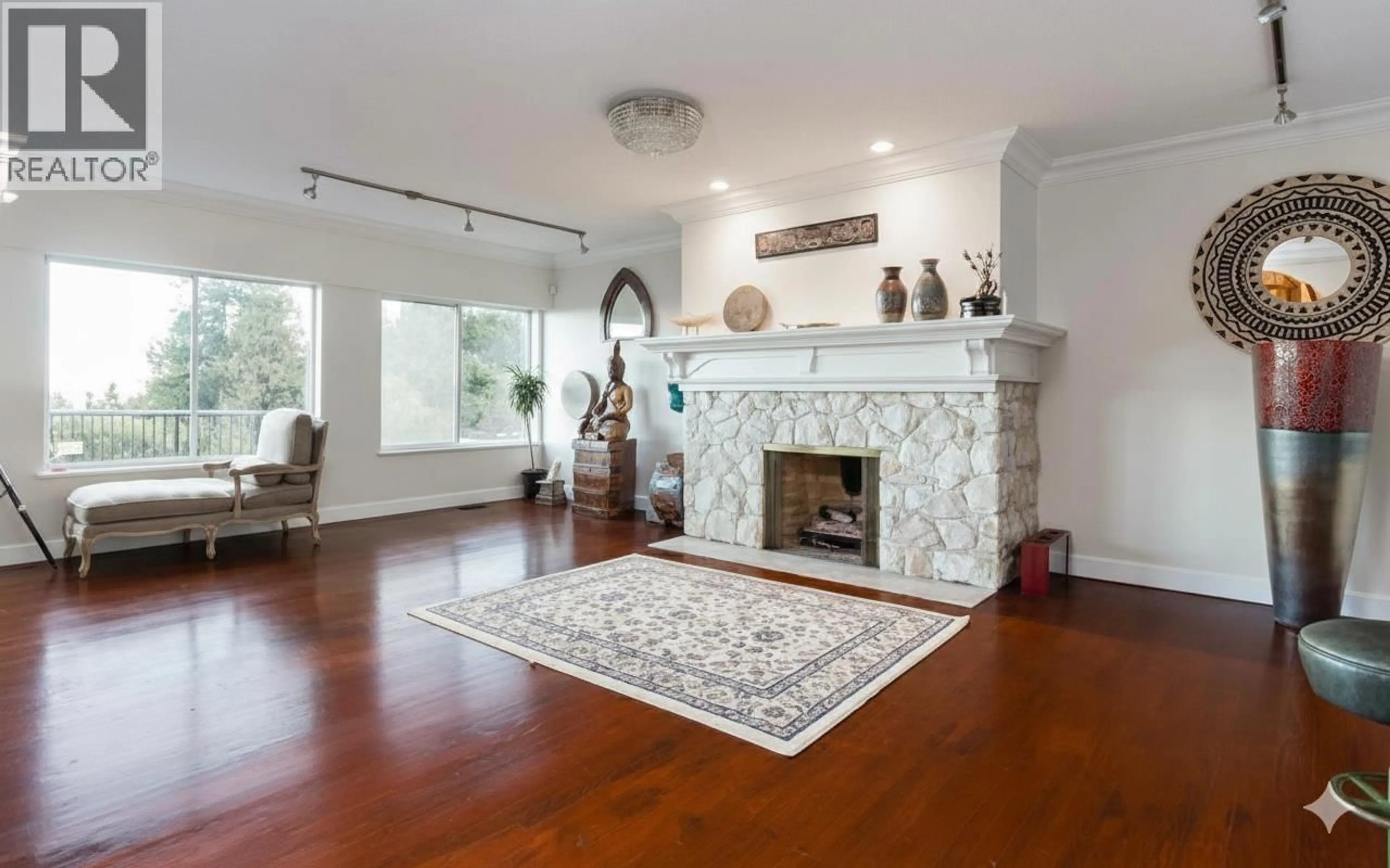 Living room with furniture, unknown for 2585 WESTHILL WAY, West Vancouver British Columbia V7S3E4