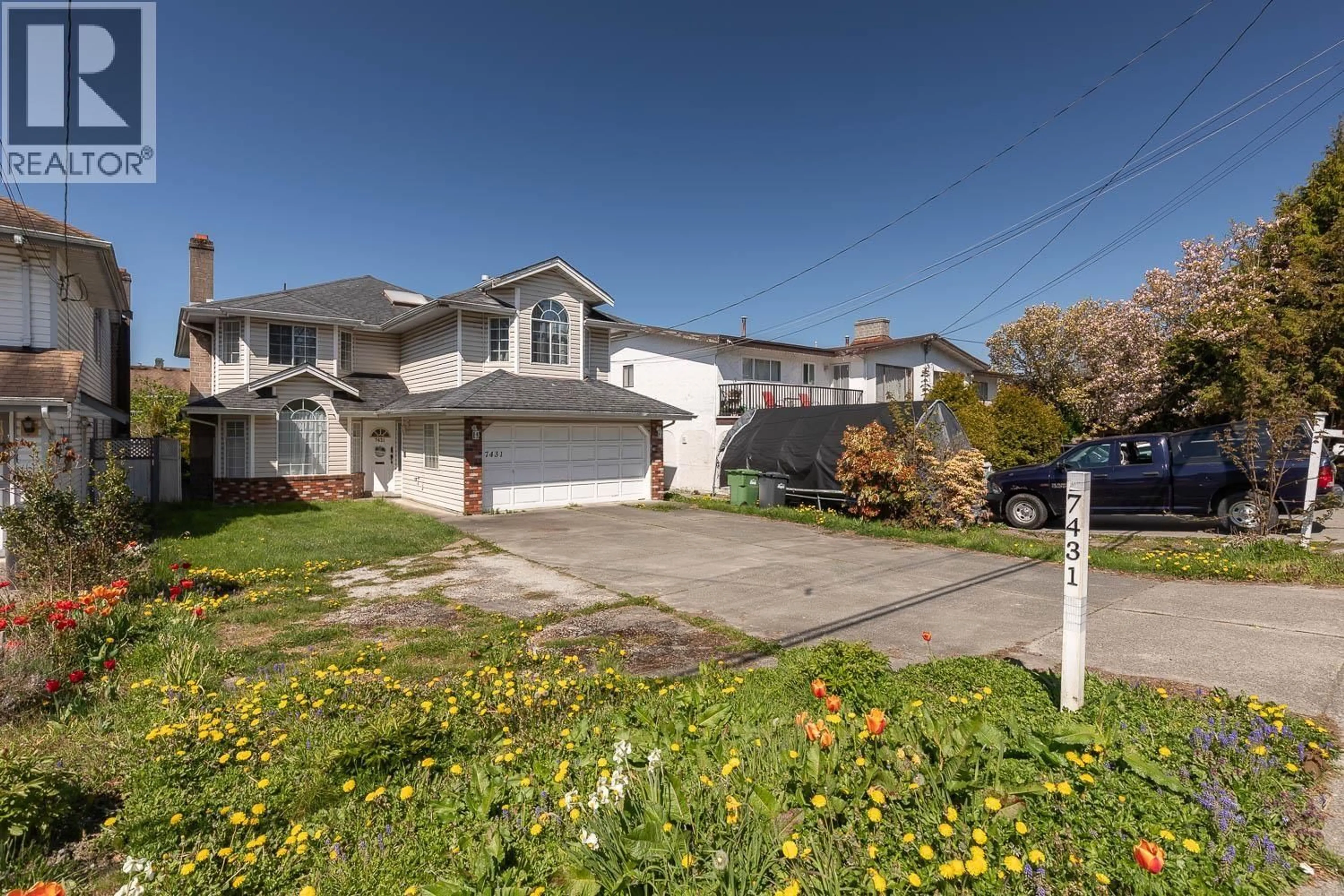 A pic from outside/outdoor area/front of a property/back of a property/a pic from drone, street for 7431 NO. 2 ROAD, Richmond British Columbia V7C3L7