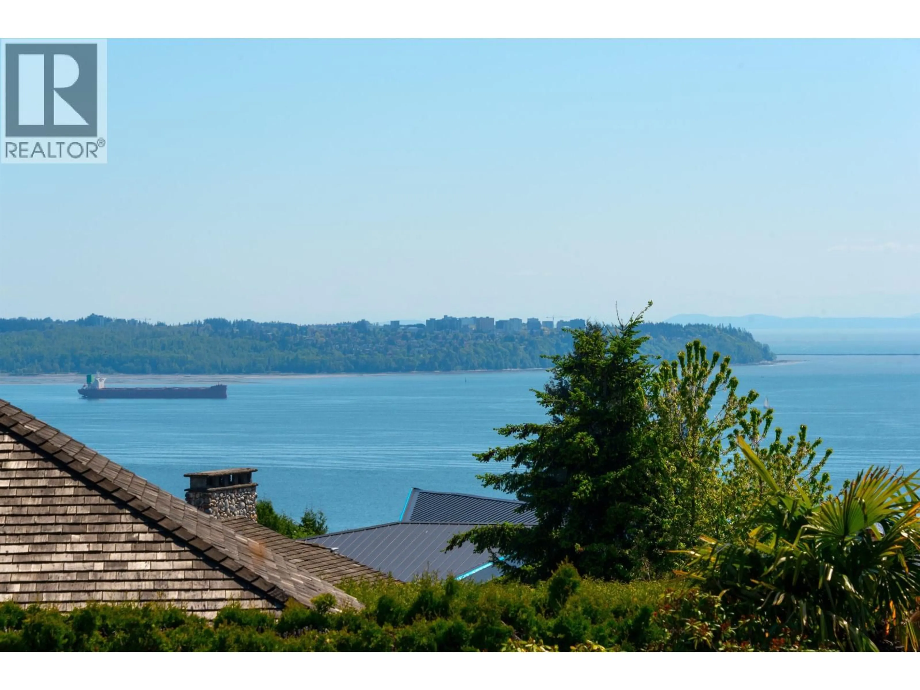 A pic from outside/outdoor area/front of a property/back of a property/a pic from drone, water/lake/river/ocean view for 4228 ROCKRIDGE CRESCENT, West Vancouver British Columbia V7W1B1