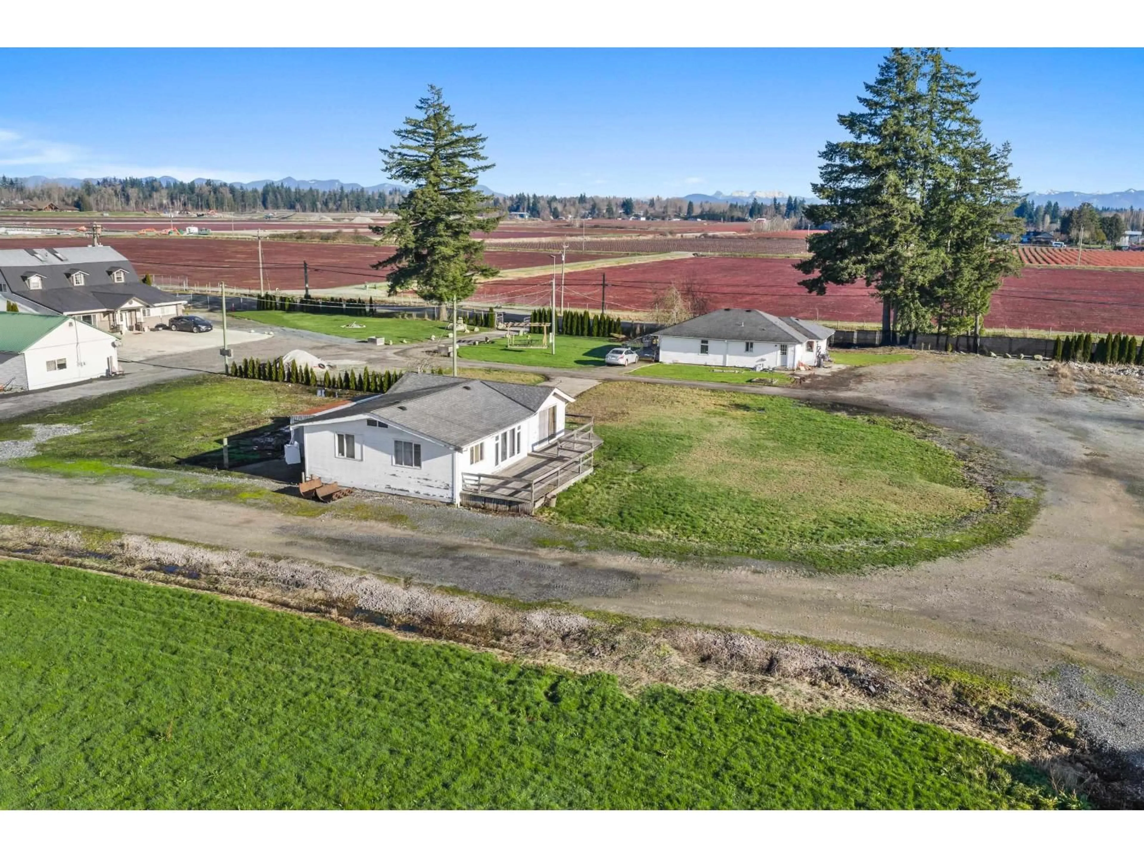 A pic from outside/outdoor area/front of a property/back of a property/a pic from drone, unknown for 1701 224 STREET, Langley British Columbia V2Z1L3