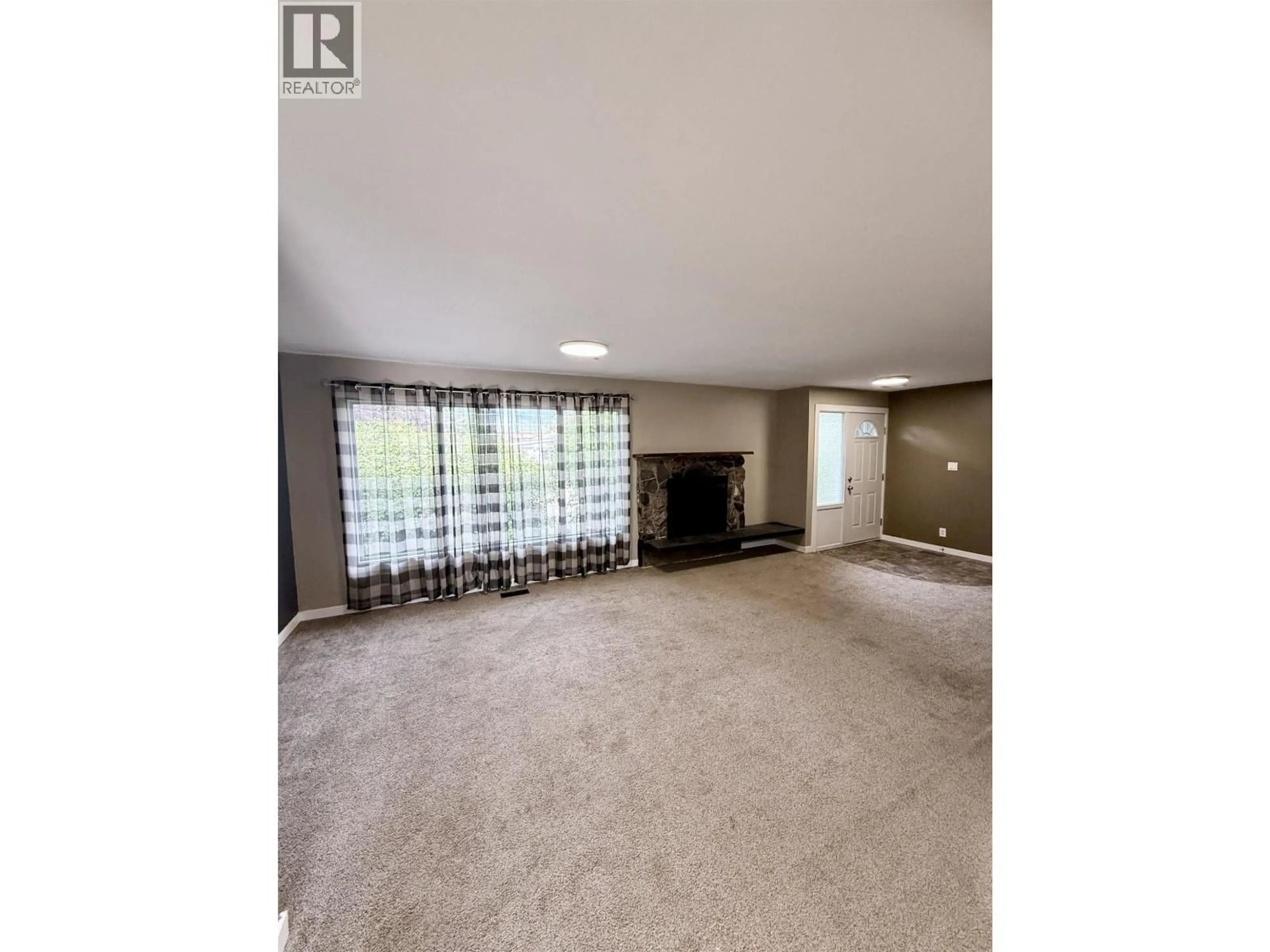 A pic of a room for 585 GILLETT STREET, Prince George British Columbia V2M2T8