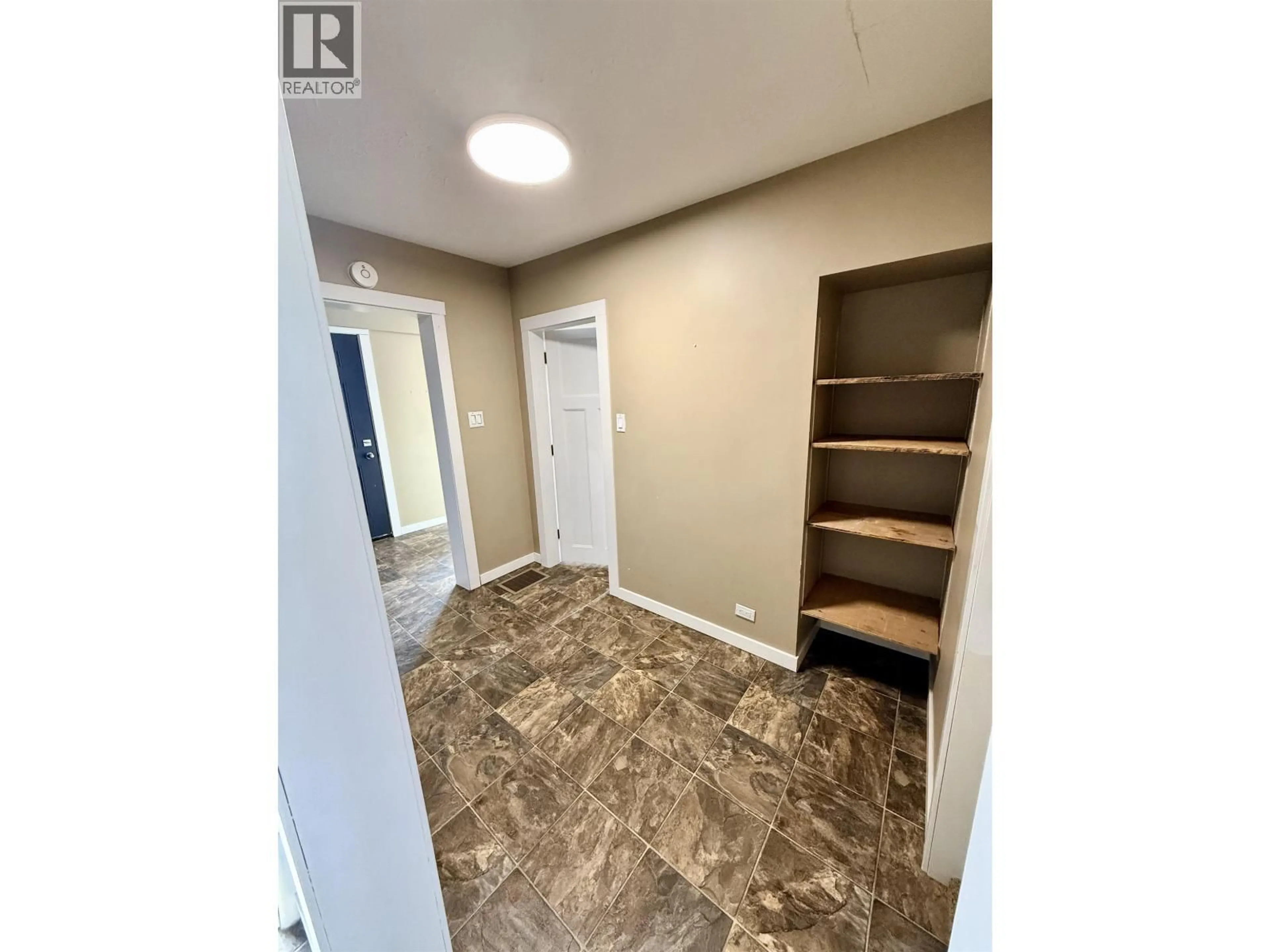 Unknown for 585 GILLETT STREET, Prince George British Columbia V2M2T8