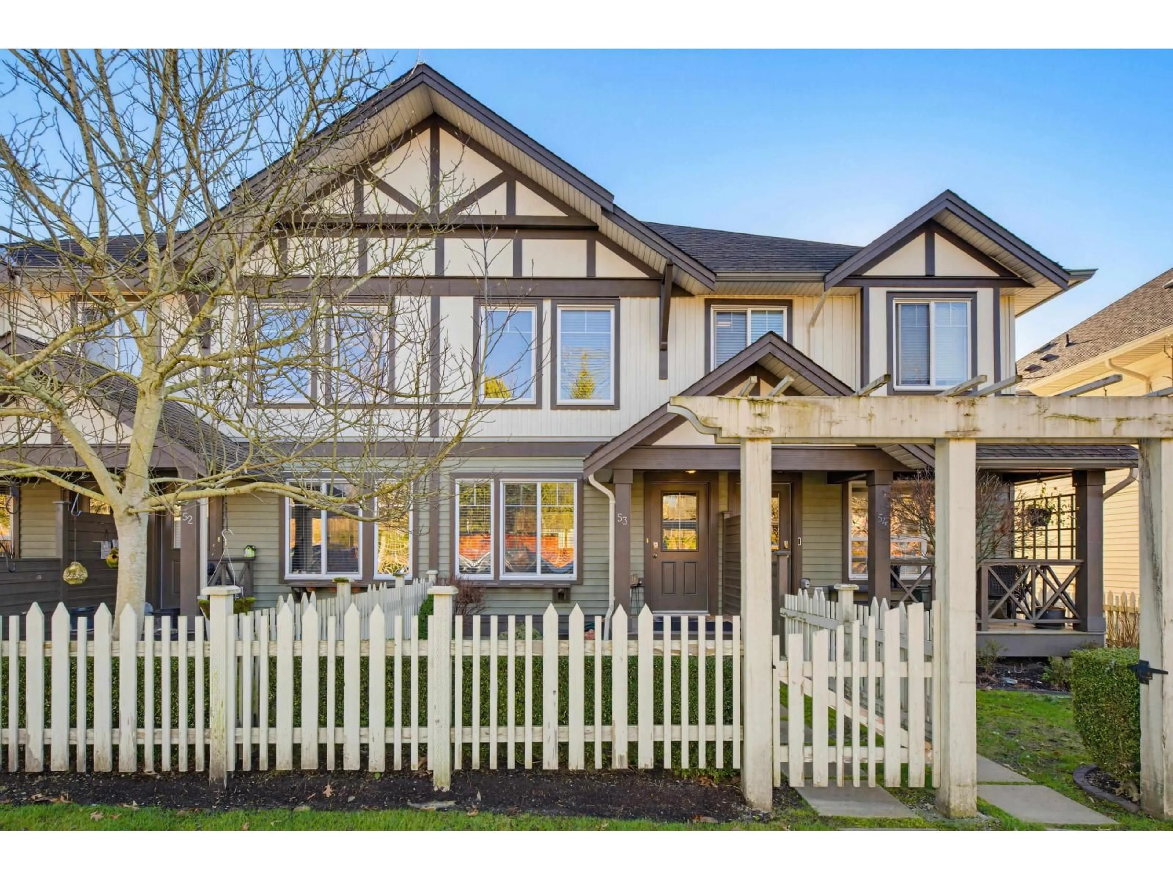 Home with vinyl exterior material, street for 53 - 4401 BLAUSON BOULEVARD, Abbotsford British Columbia V3G0A4