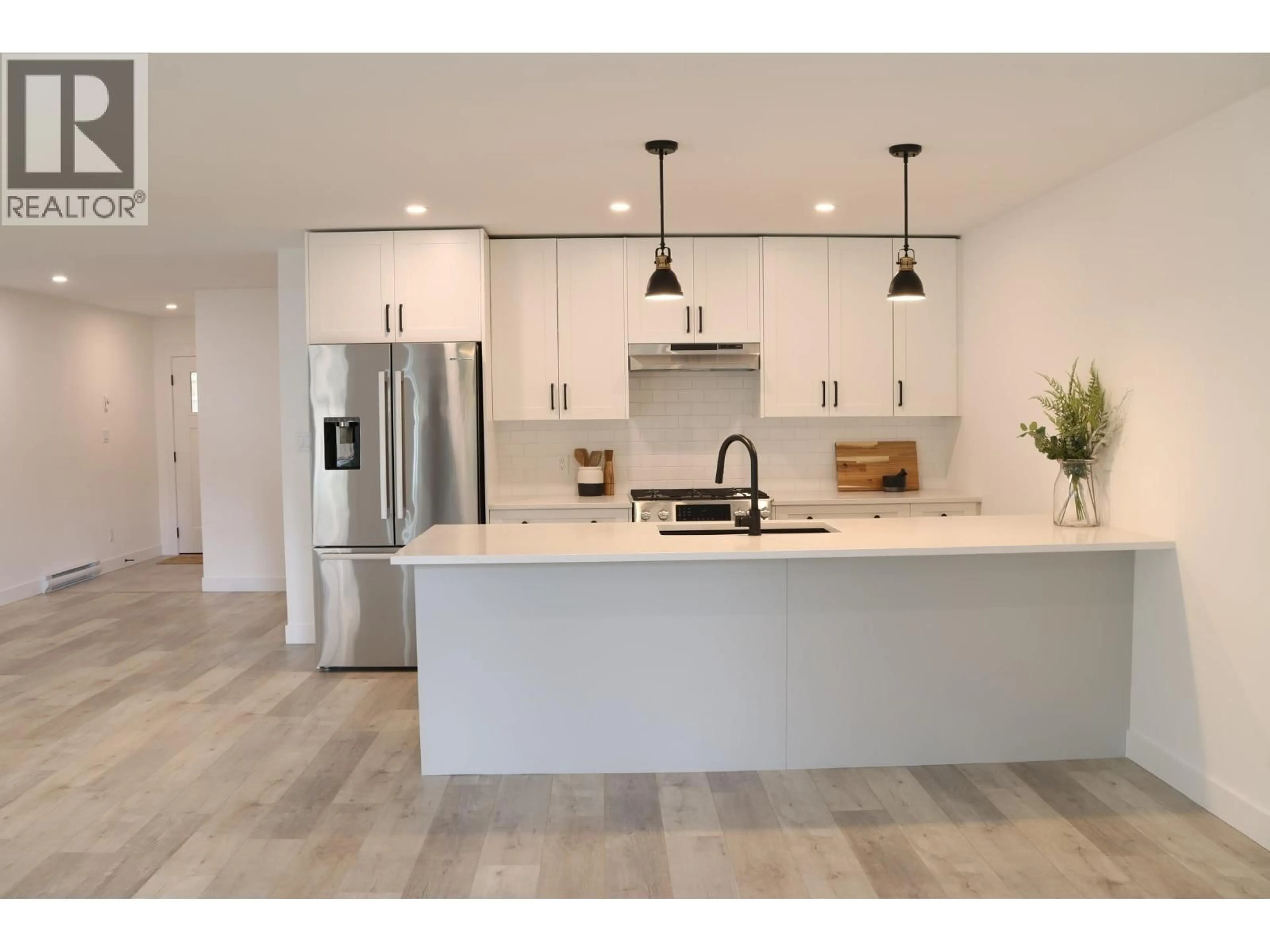 Open concept kitchen, unknown for 1078 CELIA CRESCENT, Gibsons British Columbia V0N1V7