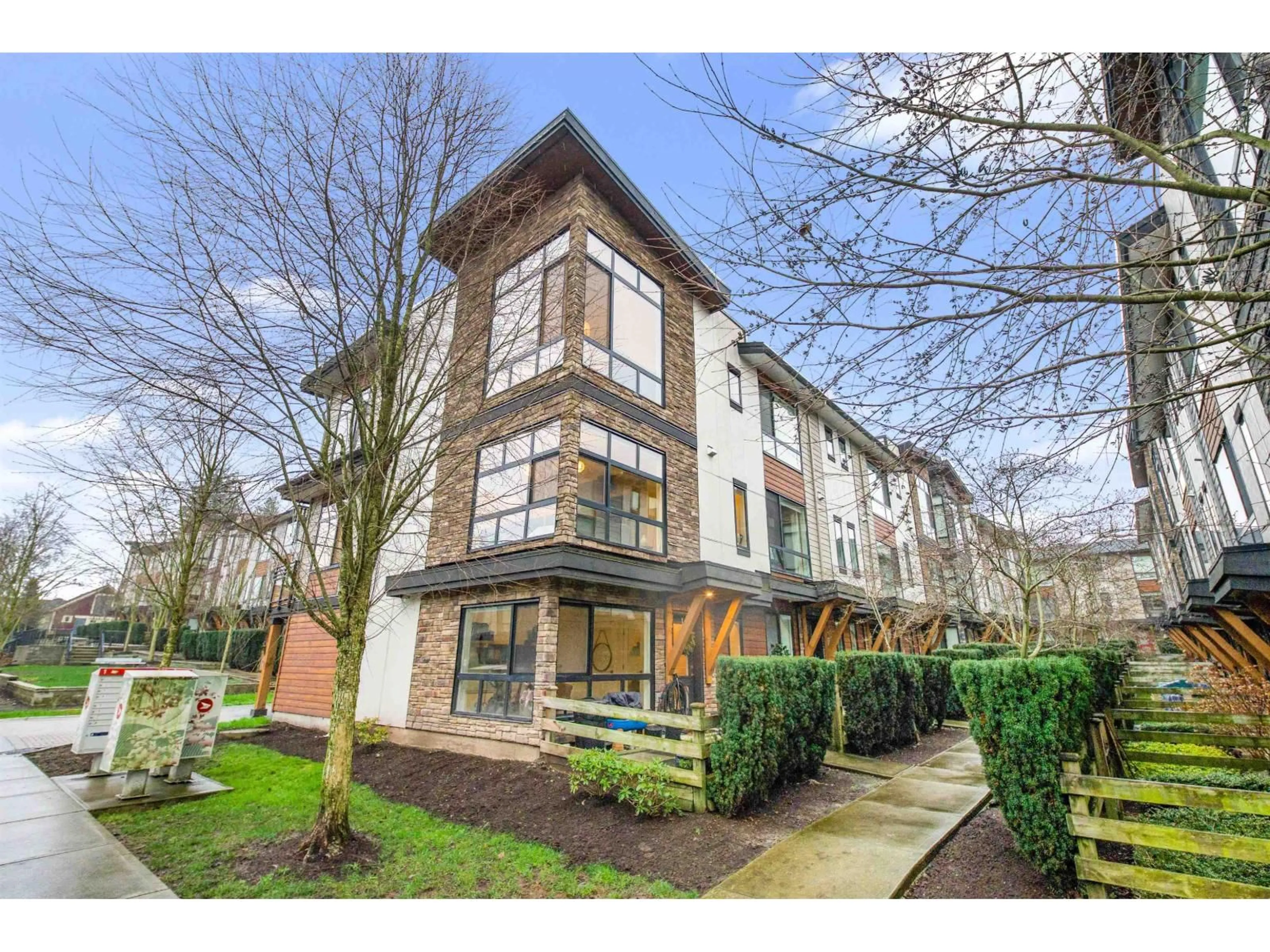 Unknown for 215 - 16488 64 AVENUE, Surrey British Columbia V3S6X6