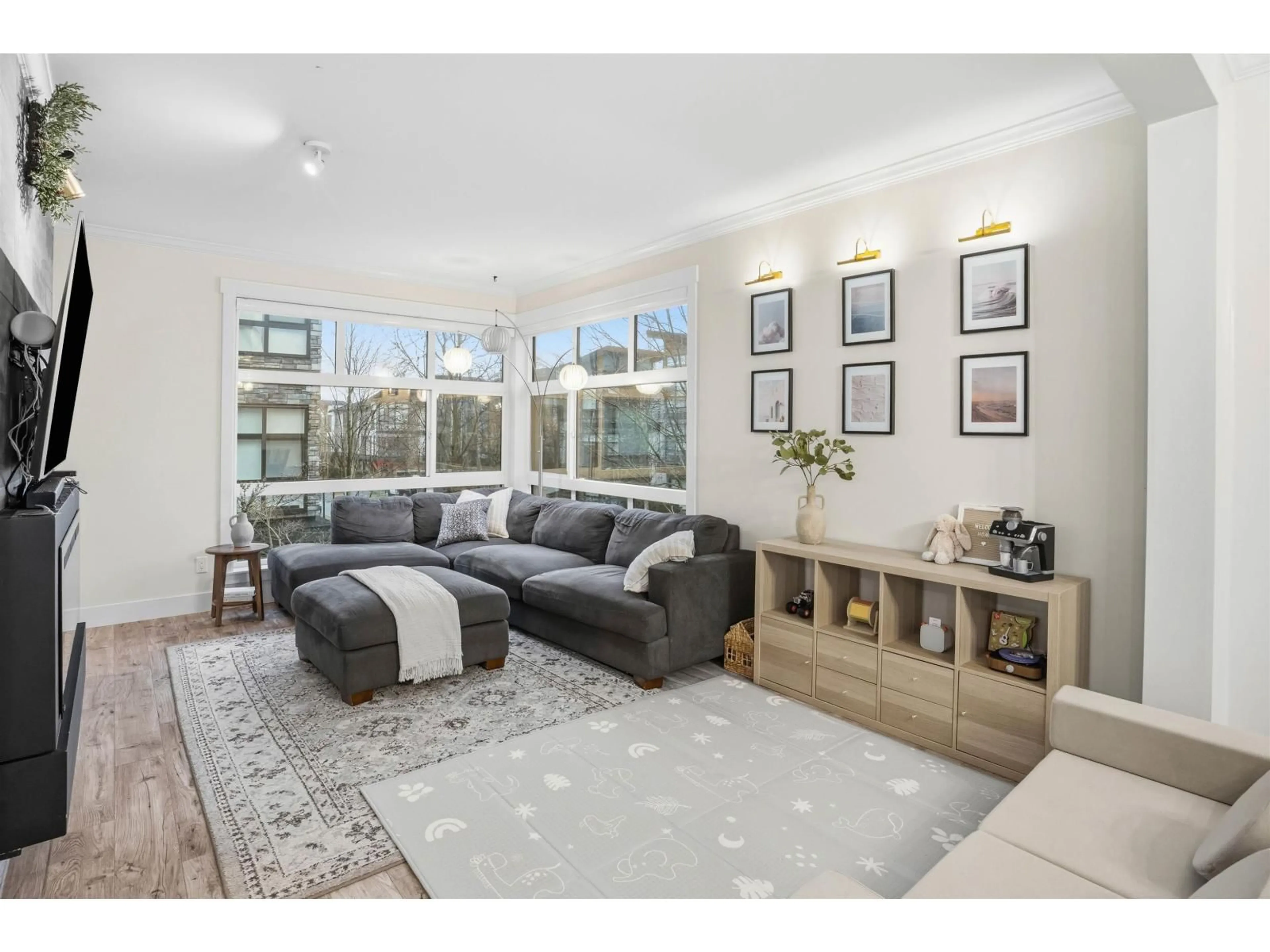 Living room with furniture, unknown for 215 - 16488 64 AVENUE, Surrey British Columbia V3S6X6