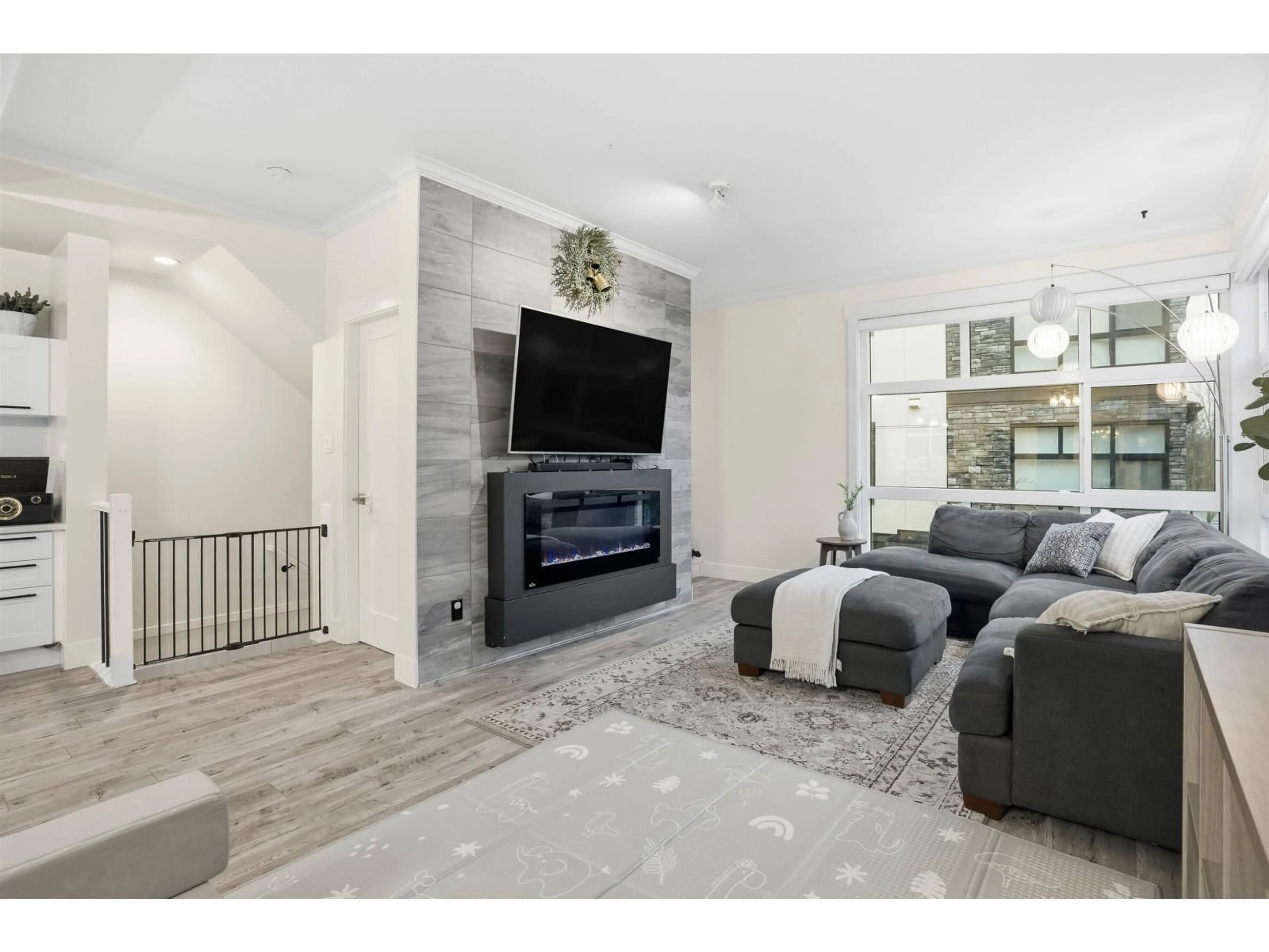 Living room with furniture, unknown for 215 - 16488 64 AVENUE, Surrey British Columbia V3S6X6