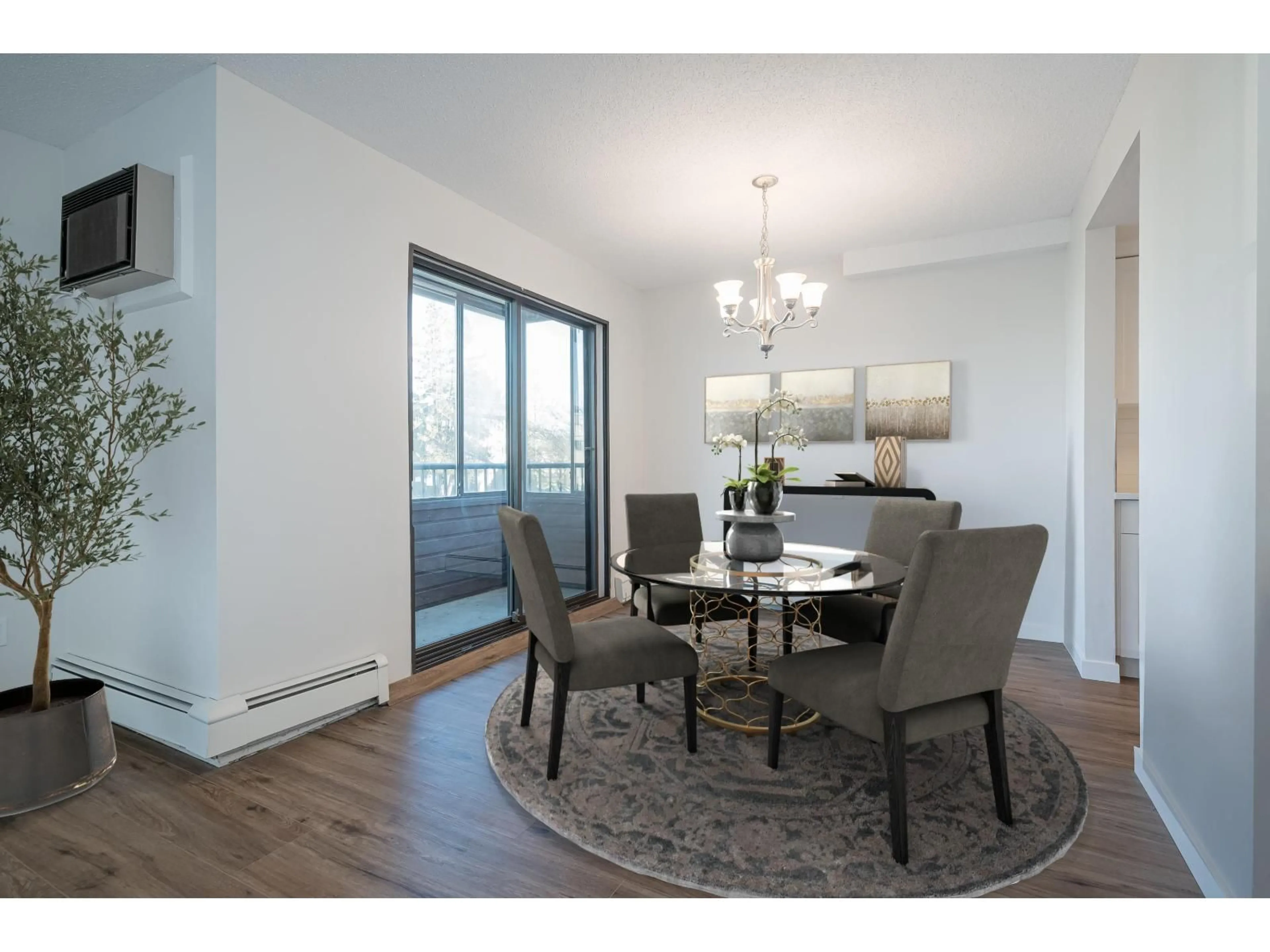 Dining room, wood/laminate floor for 105 - 20460 54TH AVENUE, Langley British Columbia V3A6N6
