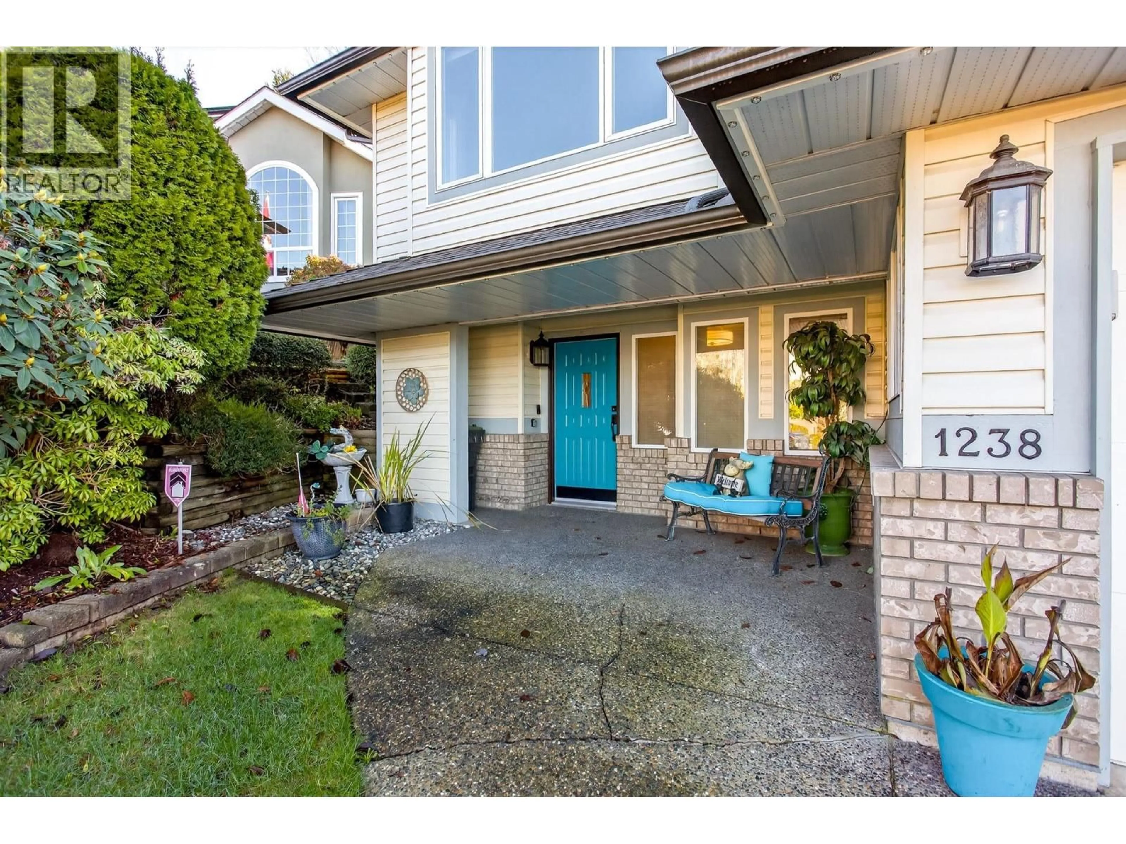 Indoor entryway for 1238 BENNECK WAY, Port Coquitlam British Columbia V3C5Y9