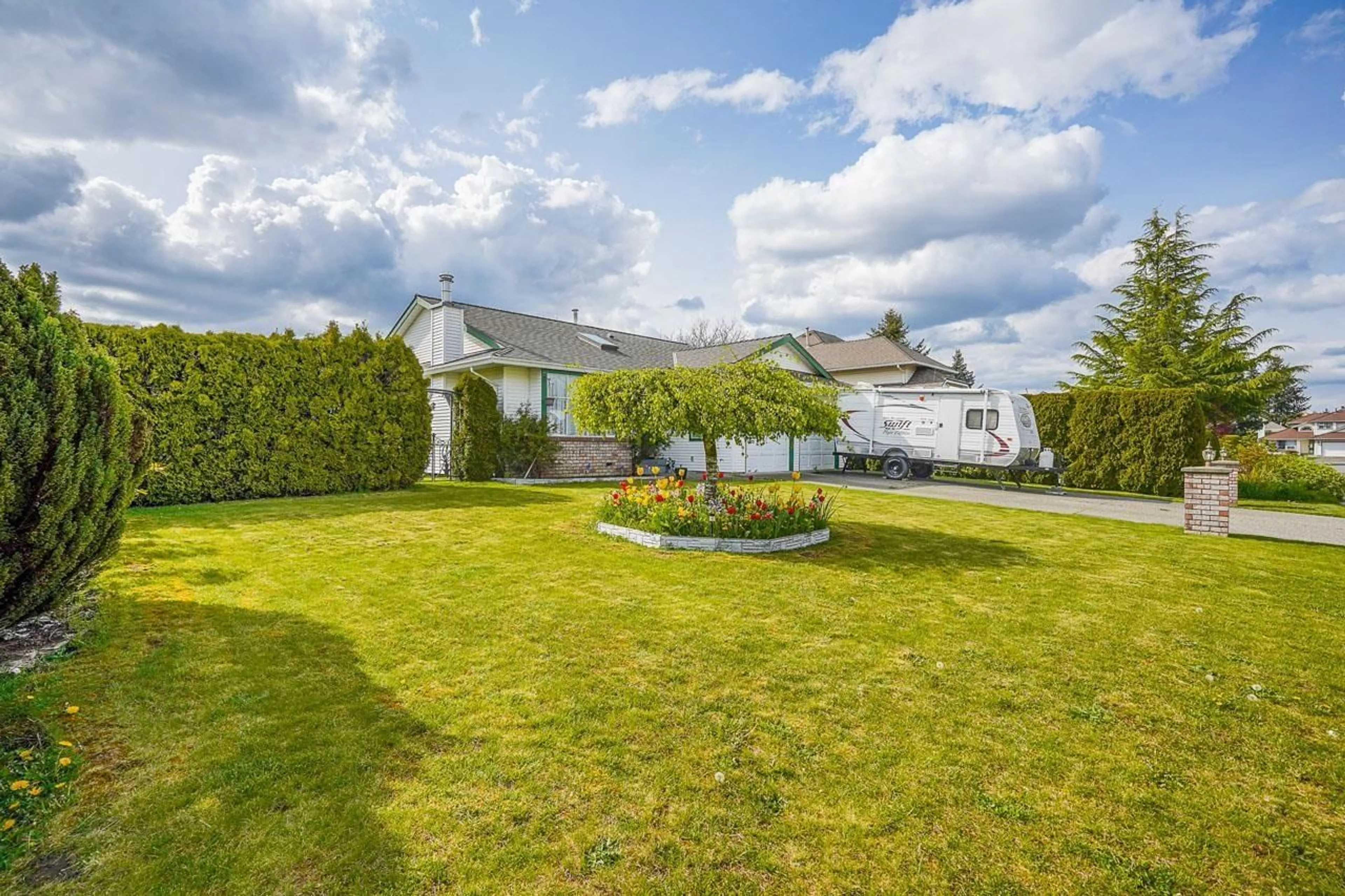 A pic from outside/outdoor area/front of a property/back of a property/a pic from drone, street for 3329 197 STREET, Langley British Columbia V3A7X4