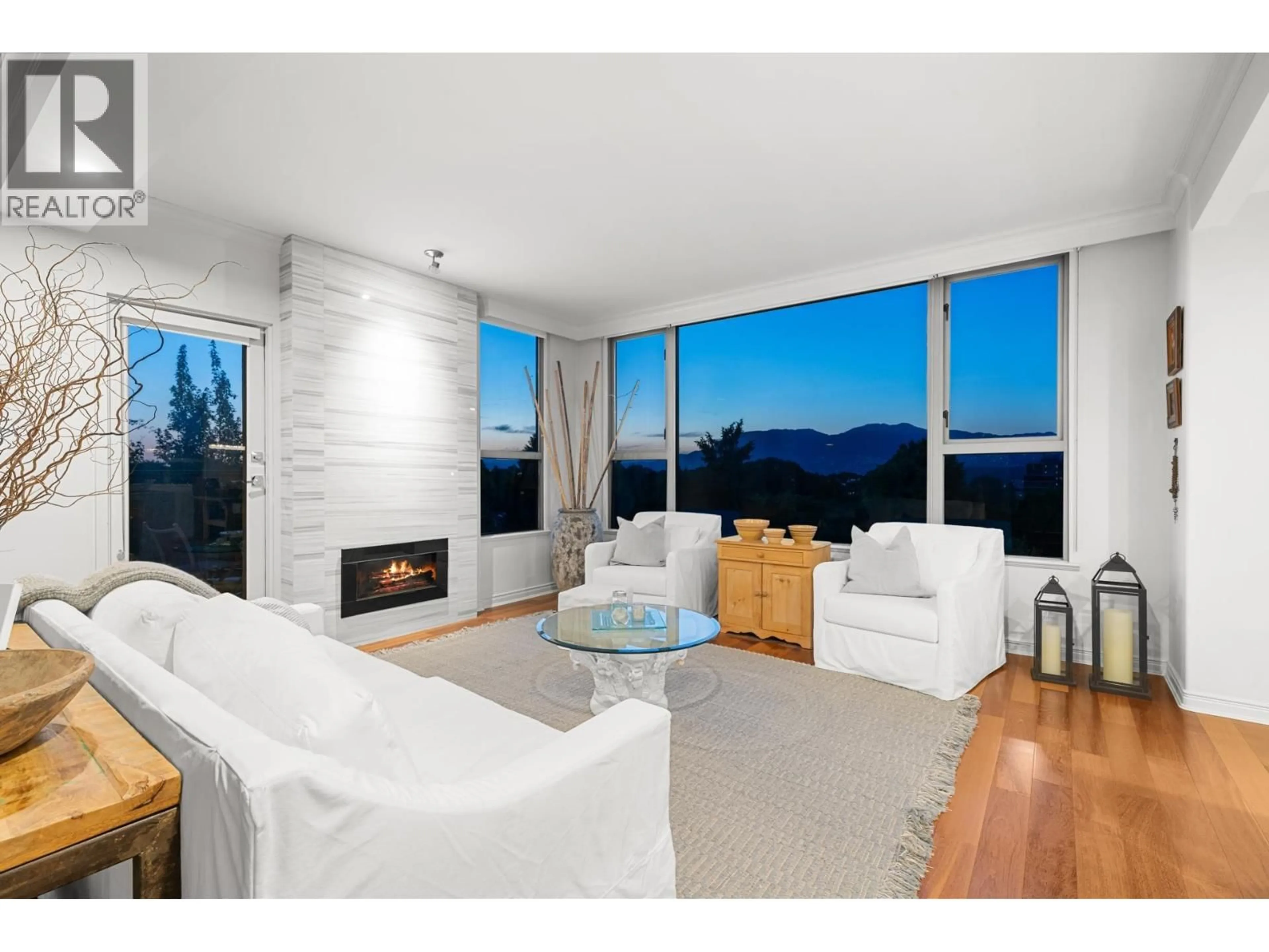 Living room with furniture, unknown for 700 - 1788 13TH AVENUE, Vancouver British Columbia V6J2H1