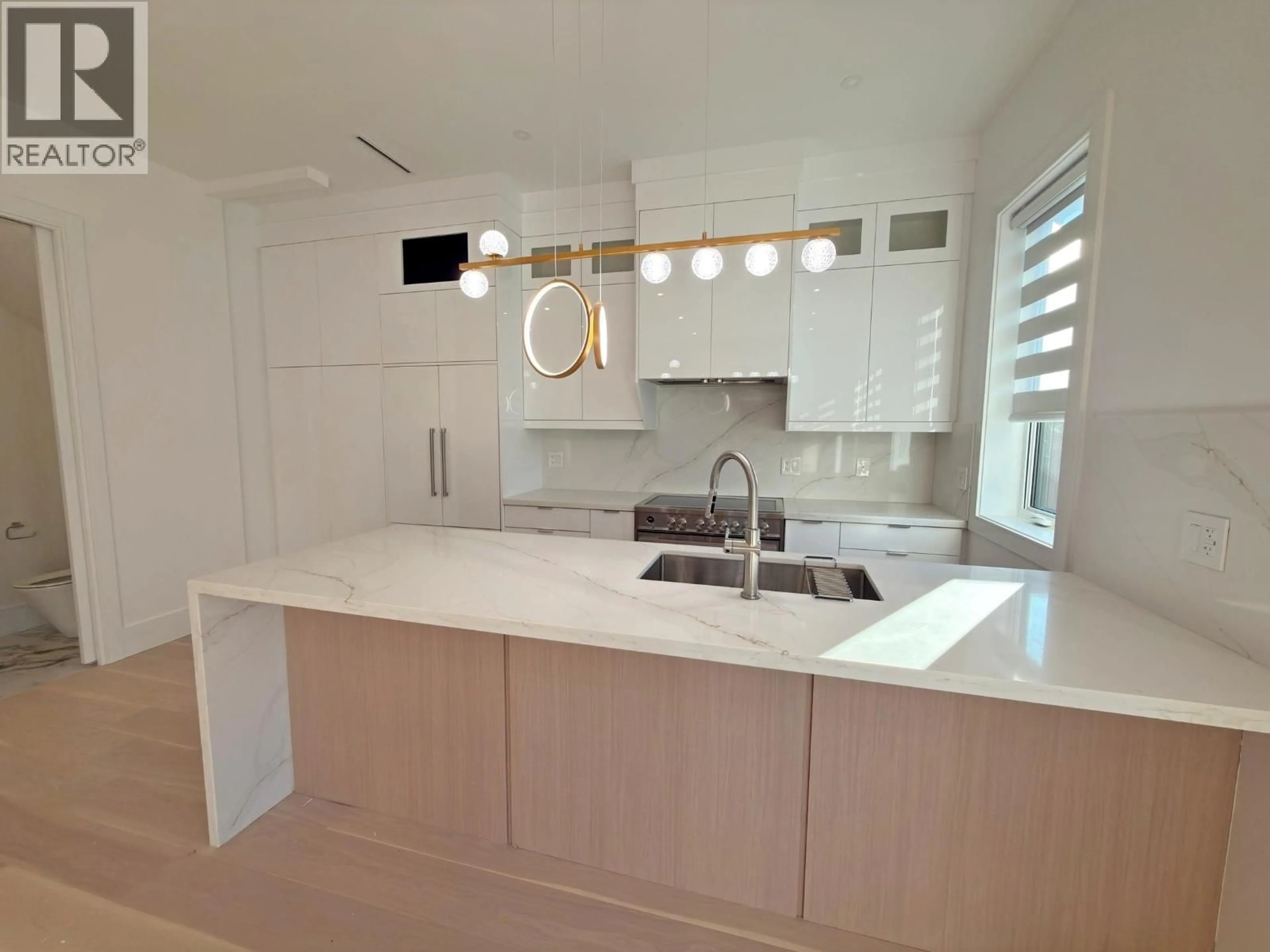 Contemporary kitchen, unknown for 748 47TH AVENUE, Vancouver British Columbia V5W3C4