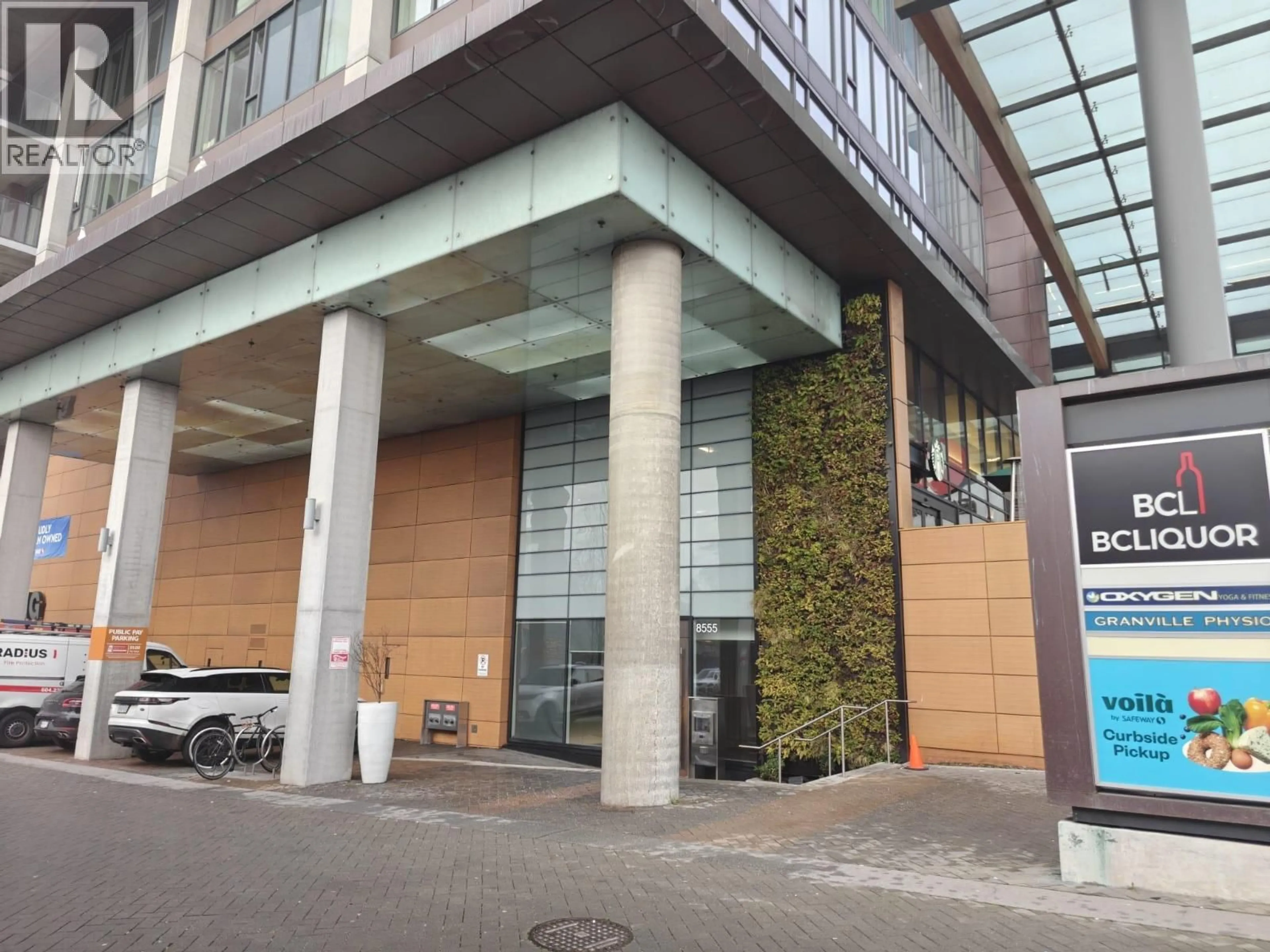 Indoor foyer for 803 - 8555 GRANVILLE STREET, Vancouver British Columbia V6P0C3