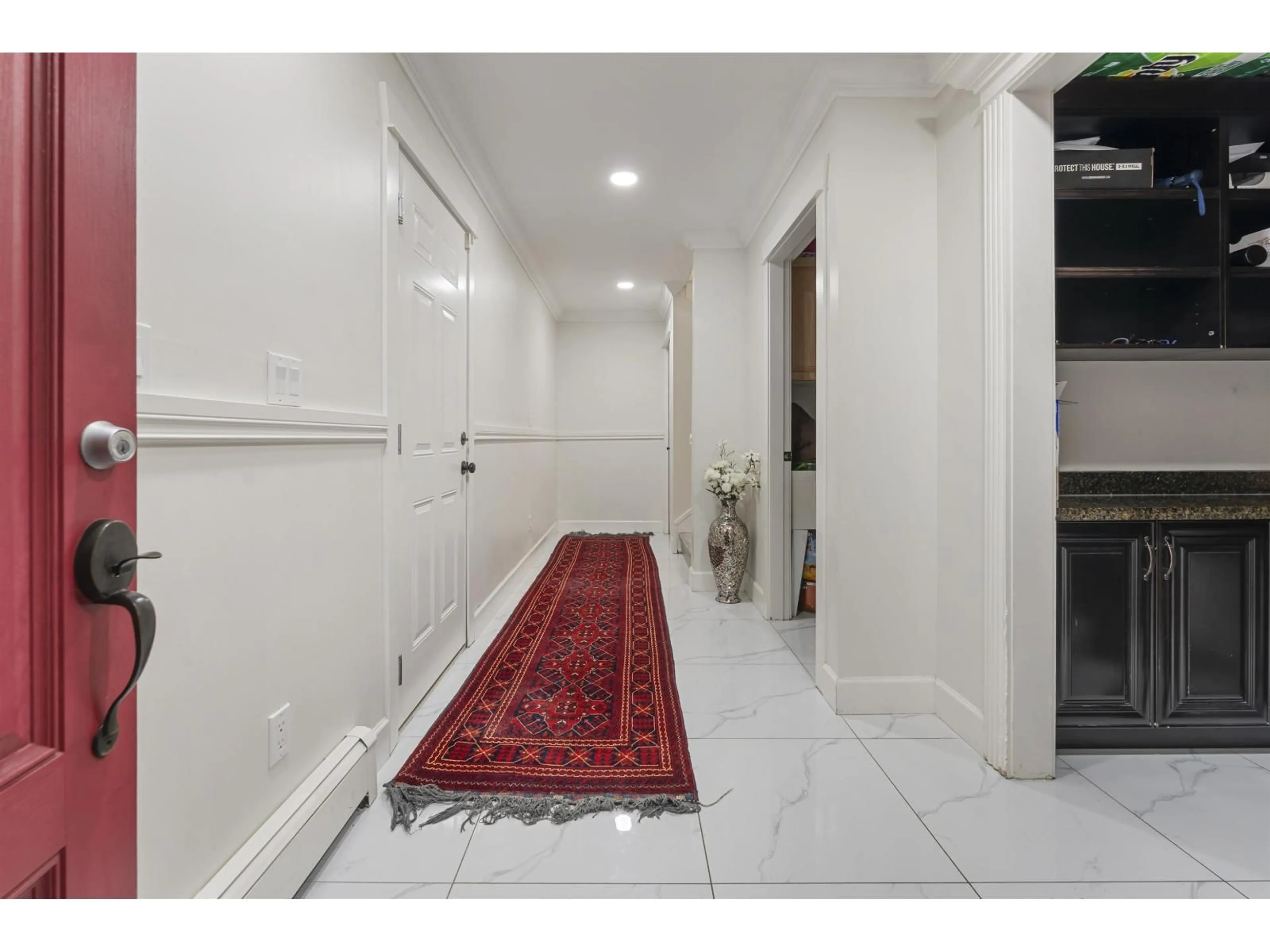 Indoor entryway for 6516 142A STREET, Surrey British Columbia V3W1T4