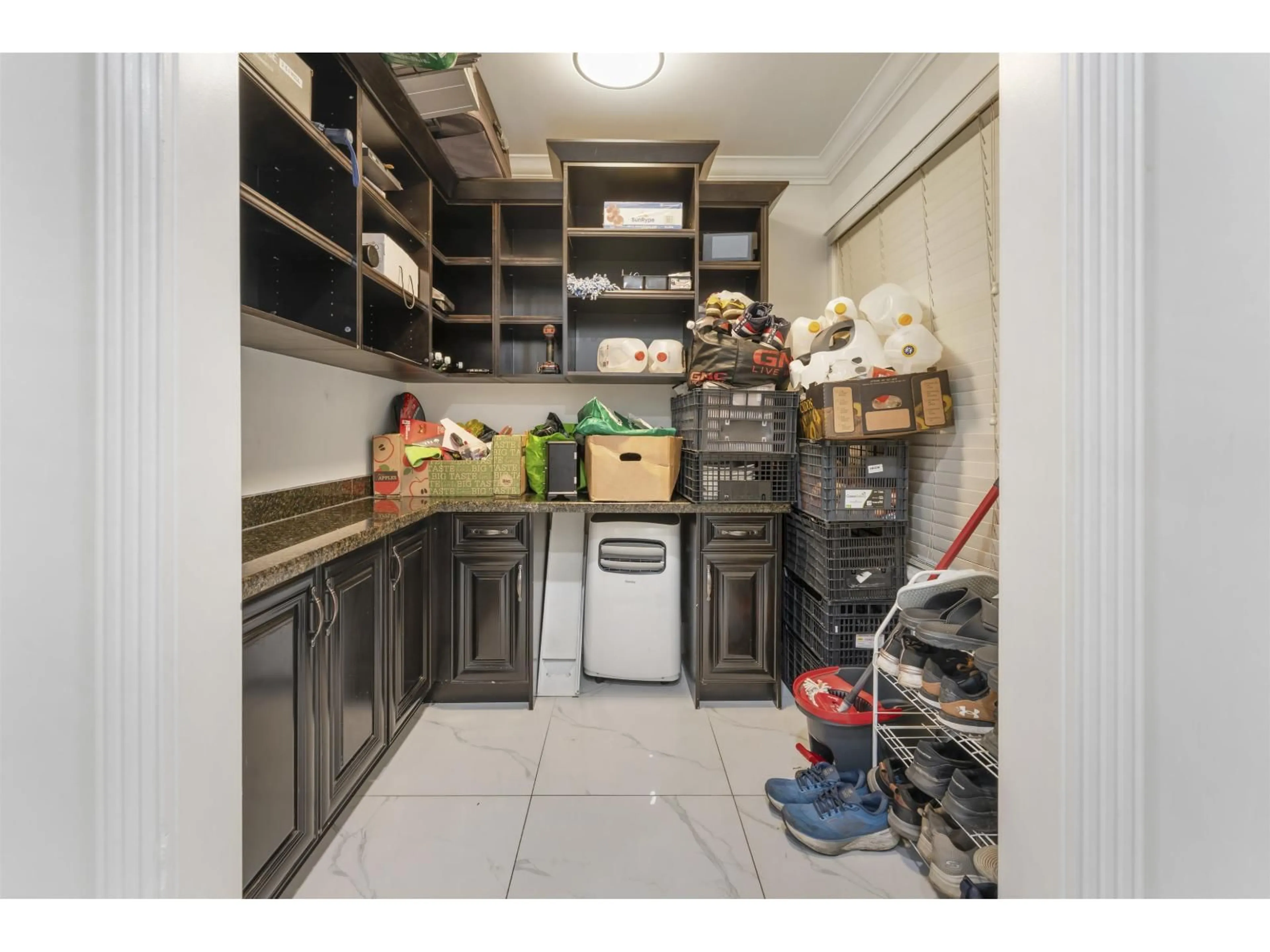 Unknown for 6516 142A STREET, Surrey British Columbia V3W1T4