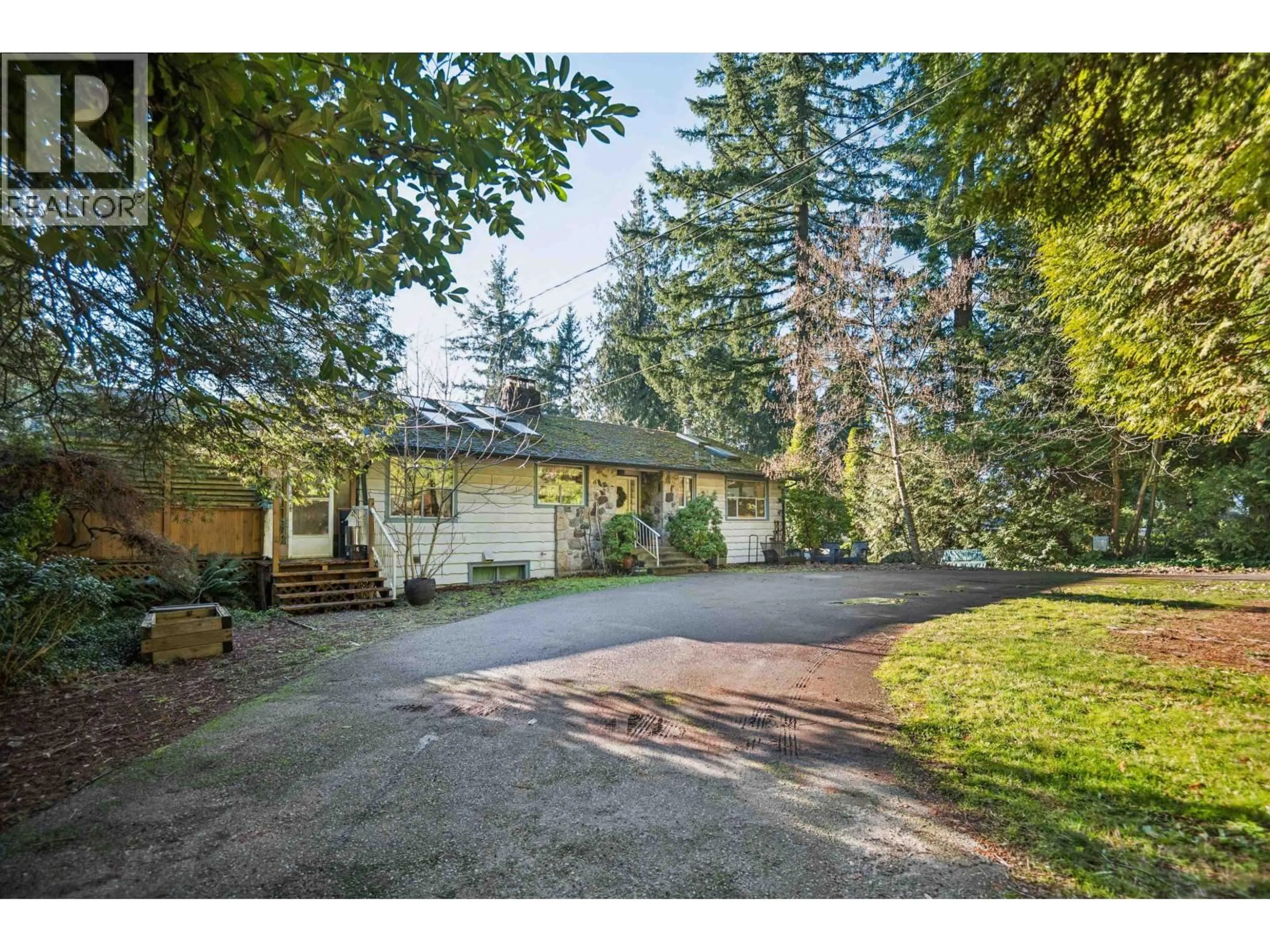 A pic from outside/outdoor area/front of a property/back of a property/a pic from drone, street for 840 AUSTIN AVENUE, Coquitlam British Columbia V3K3N3