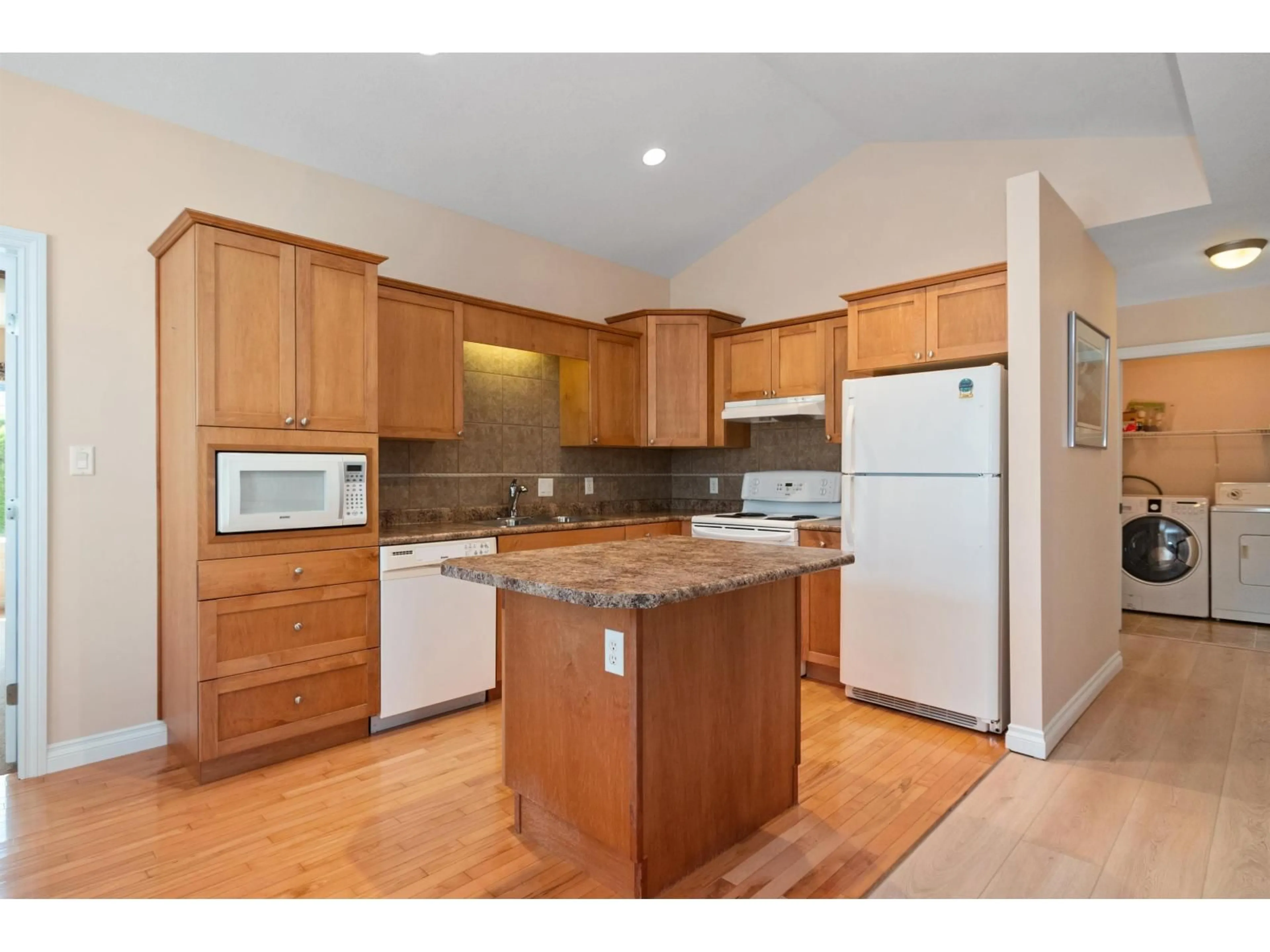 Standard kitchen, wood/laminate floor for 3 - 648 COQUIHALLA STREET, Hope British Columbia V0X1L0