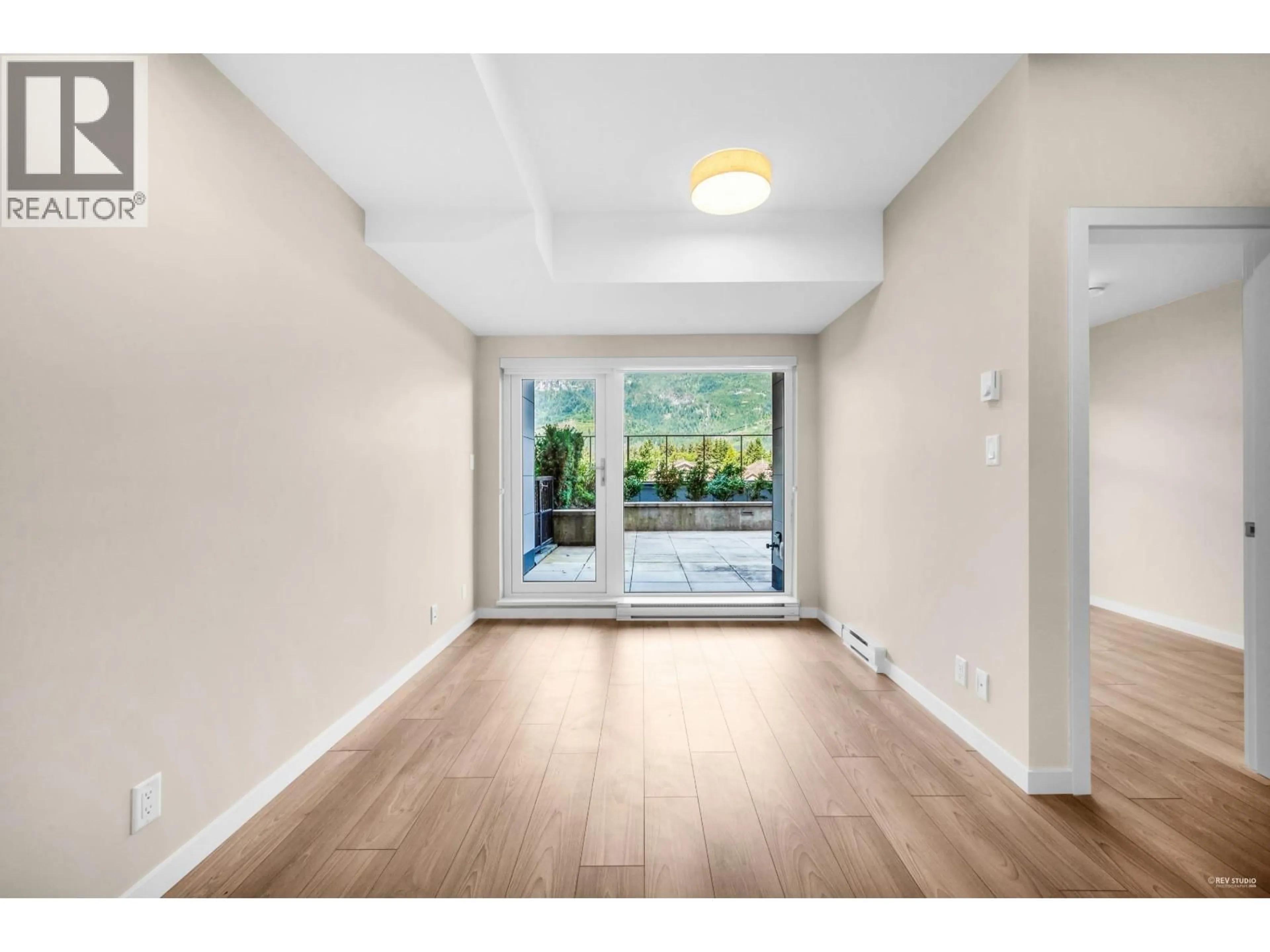 Unknown for 313 - 38033 SECOND AVENUE, Squamish British Columbia V8B0C4