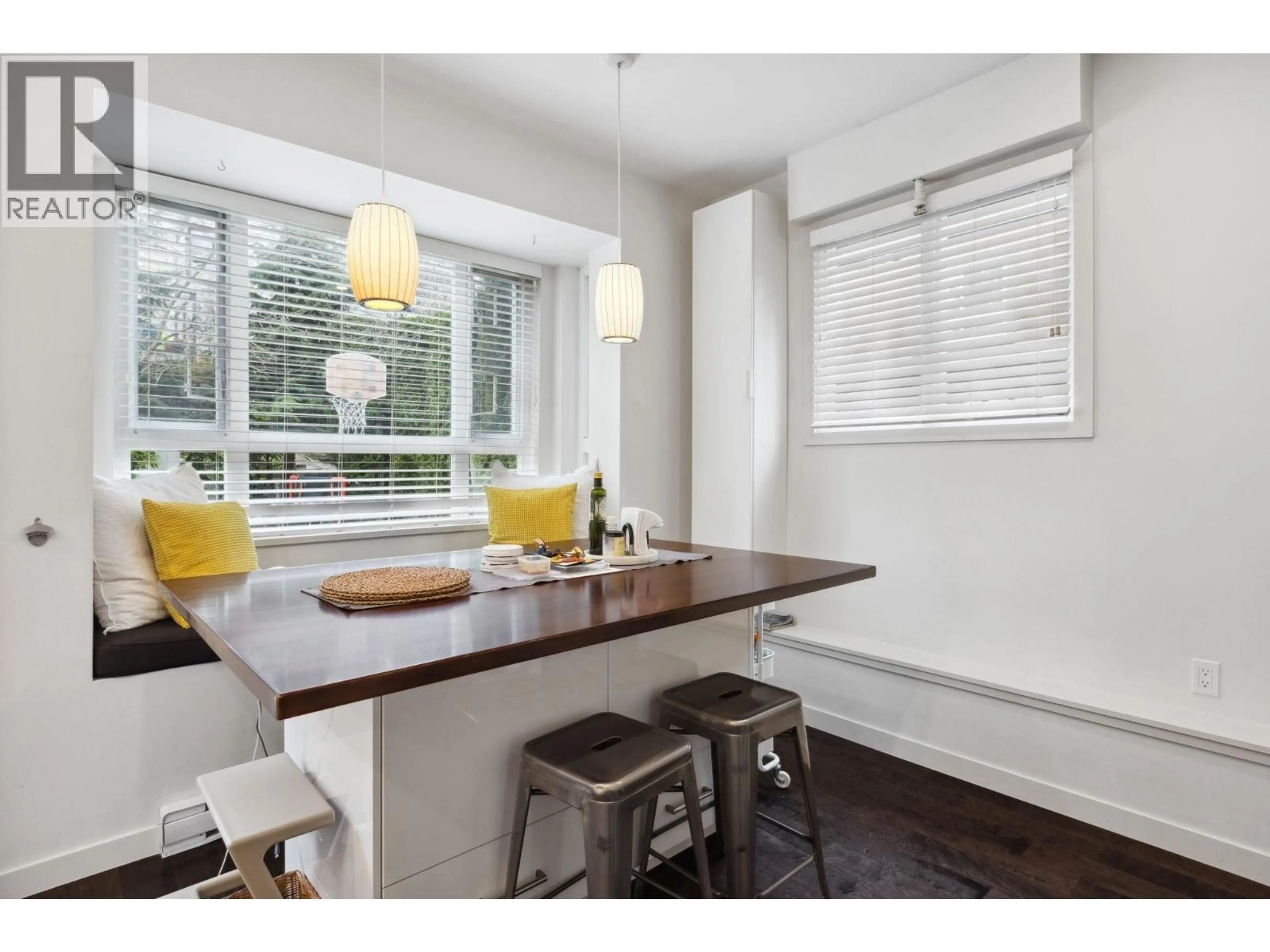 Unknown for 158 22ND STREET, North Vancouver British Columbia V7M1Z9