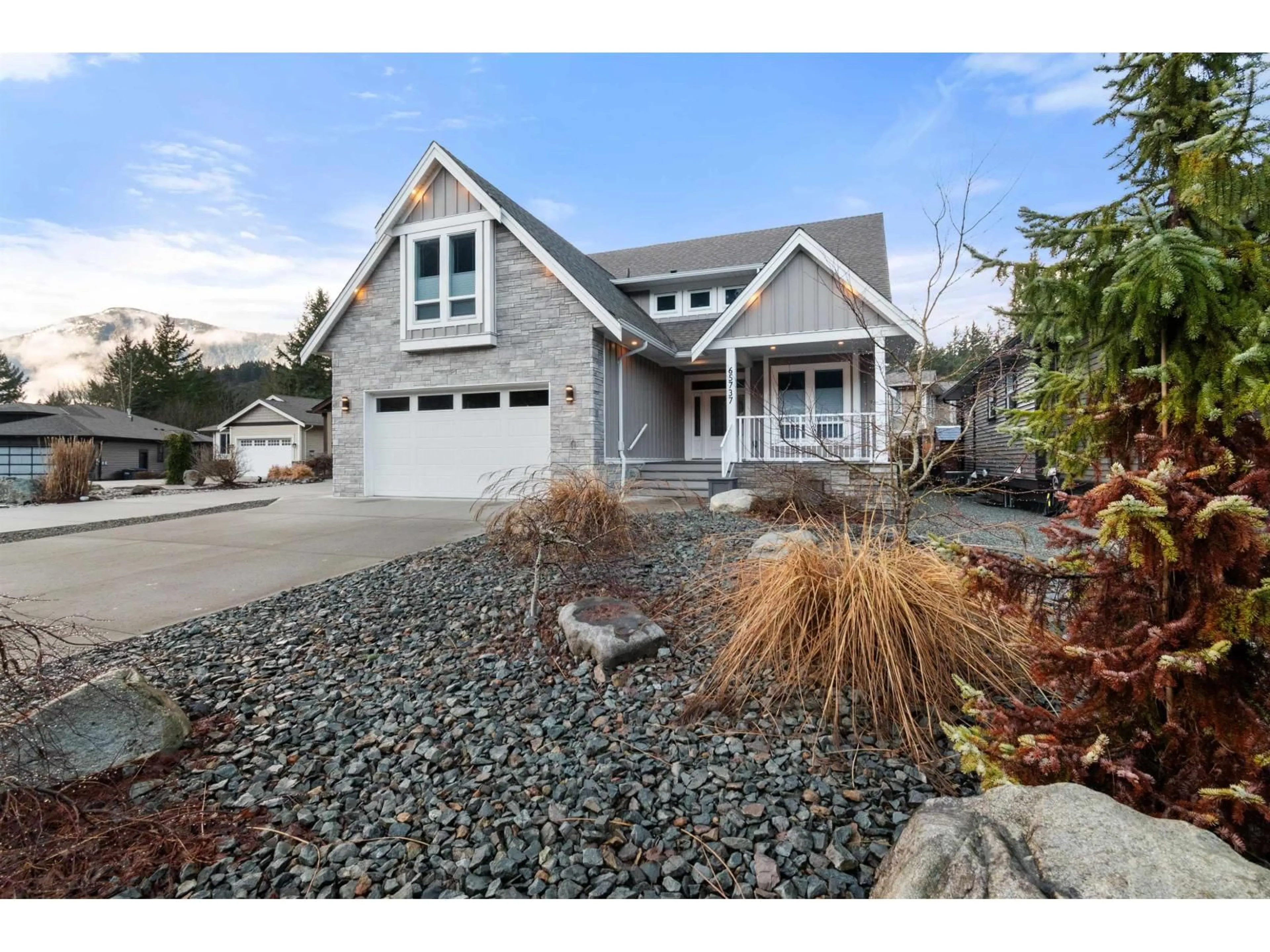 Home with vinyl exterior material, street for 65737 VALLEY VIEW PLACE, Hope British Columbia V0X1L1