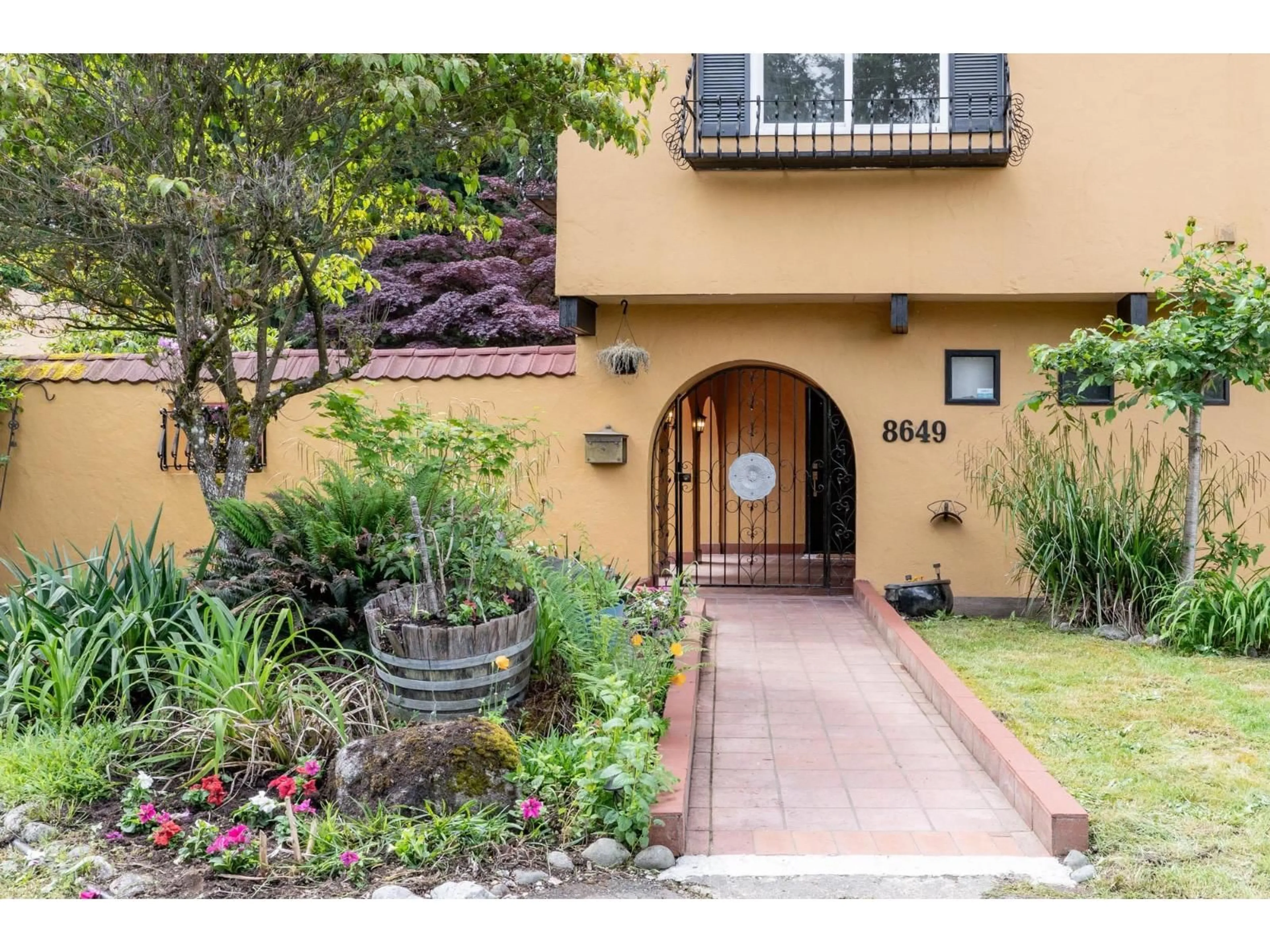 Indoor entryway for 8649 SUNBURY PLACE, Delta British Columbia V4C3Y9