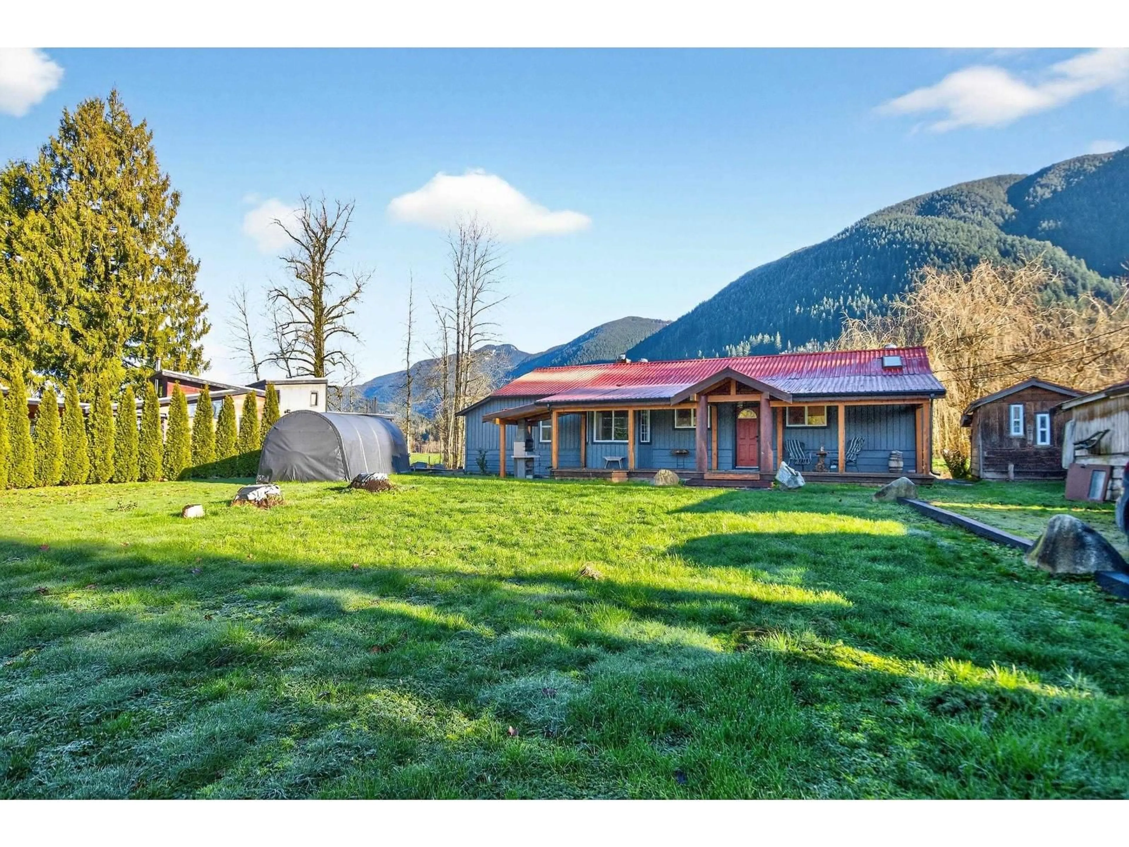 A pic from outside/outdoor area/front of a property/back of a property/a pic from drone, mountain view for 10148 MOUNTAINVIEW ROAD, Mission British Columbia V2V4J1