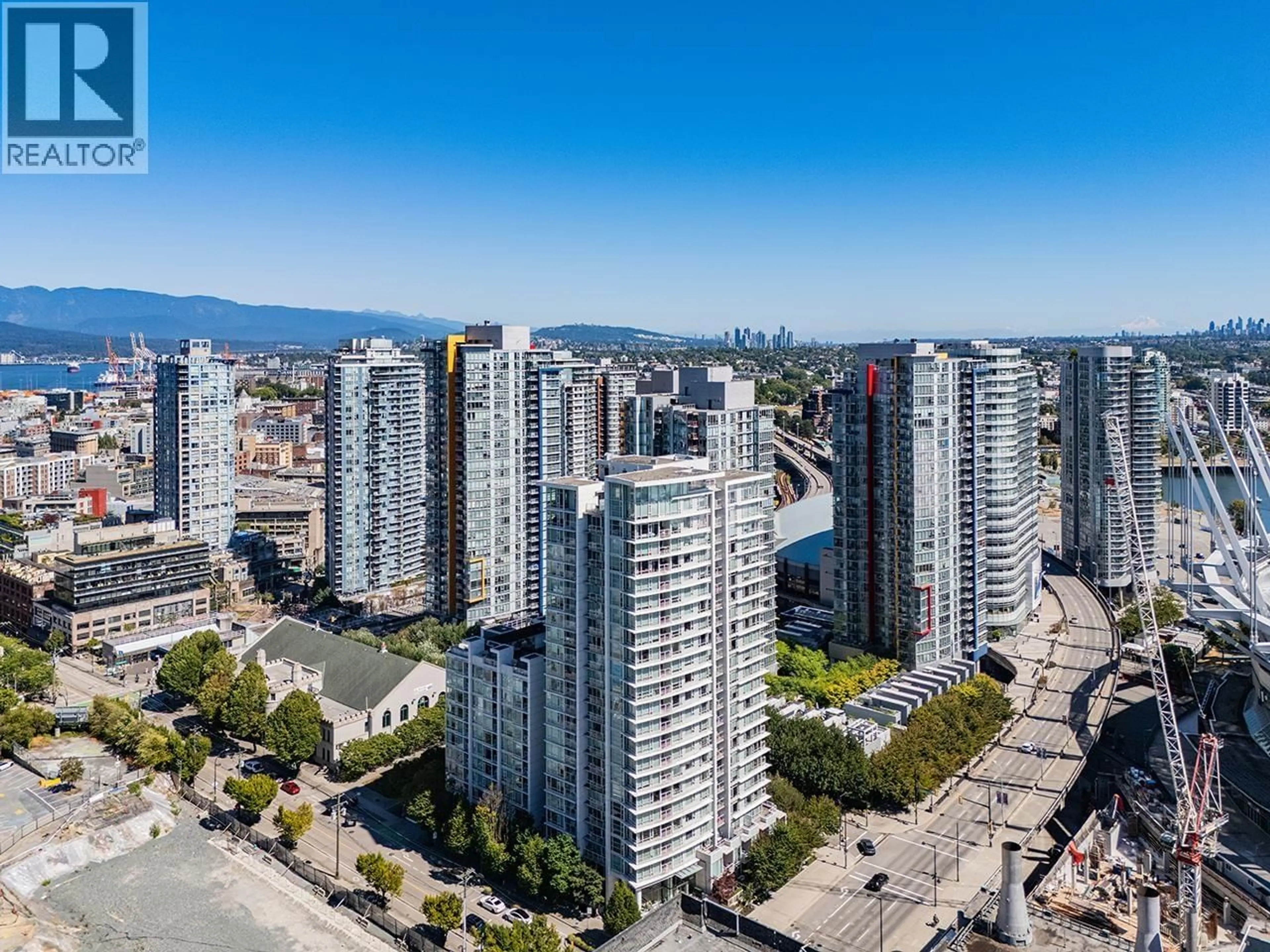 A pic from outside/outdoor area/front of a property/back of a property/a pic from drone, city buildings view from balcony for 607 - 161 GEORGIA STREET, Vancouver British Columbia V6B0K9