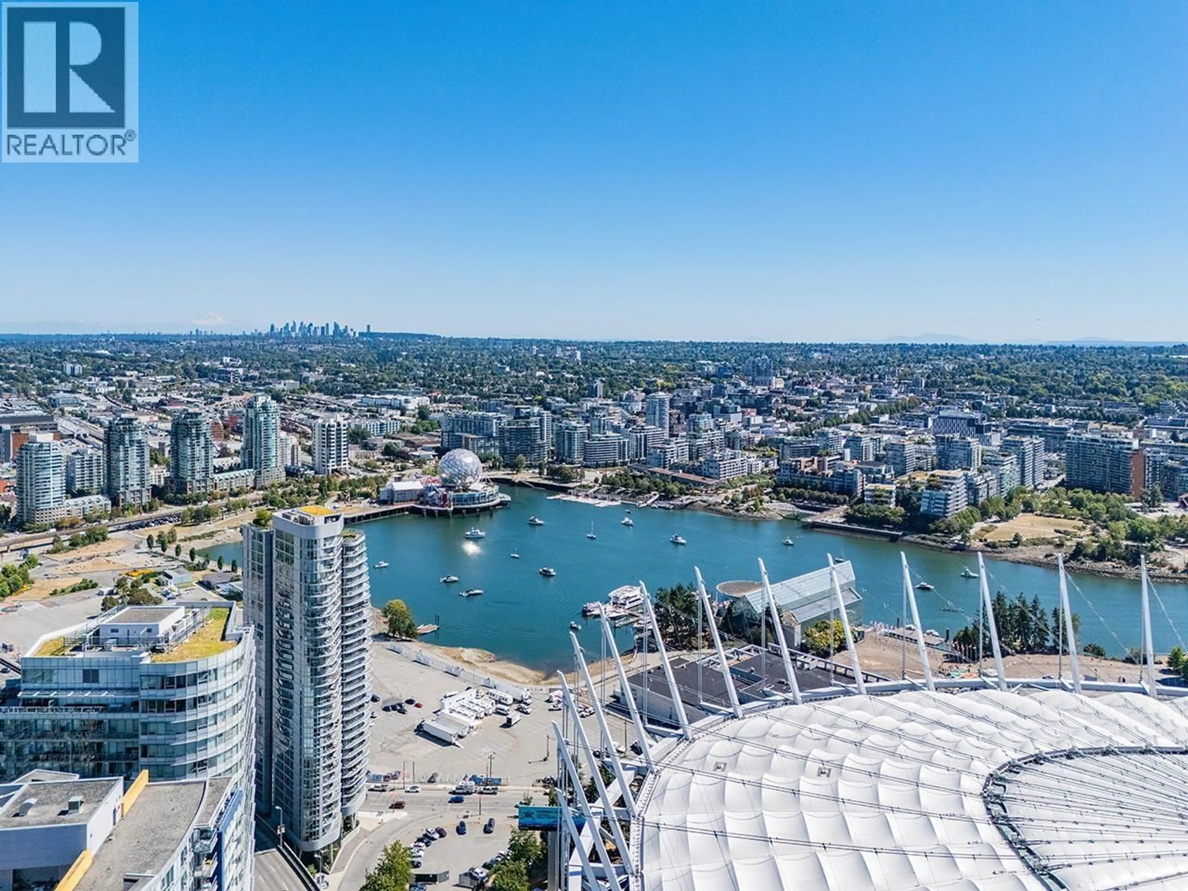 A pic from outside/outdoor area/front of a property/back of a property/a pic from drone, city buildings view from balcony for 607 - 161 GEORGIA STREET, Vancouver British Columbia V6B0K9