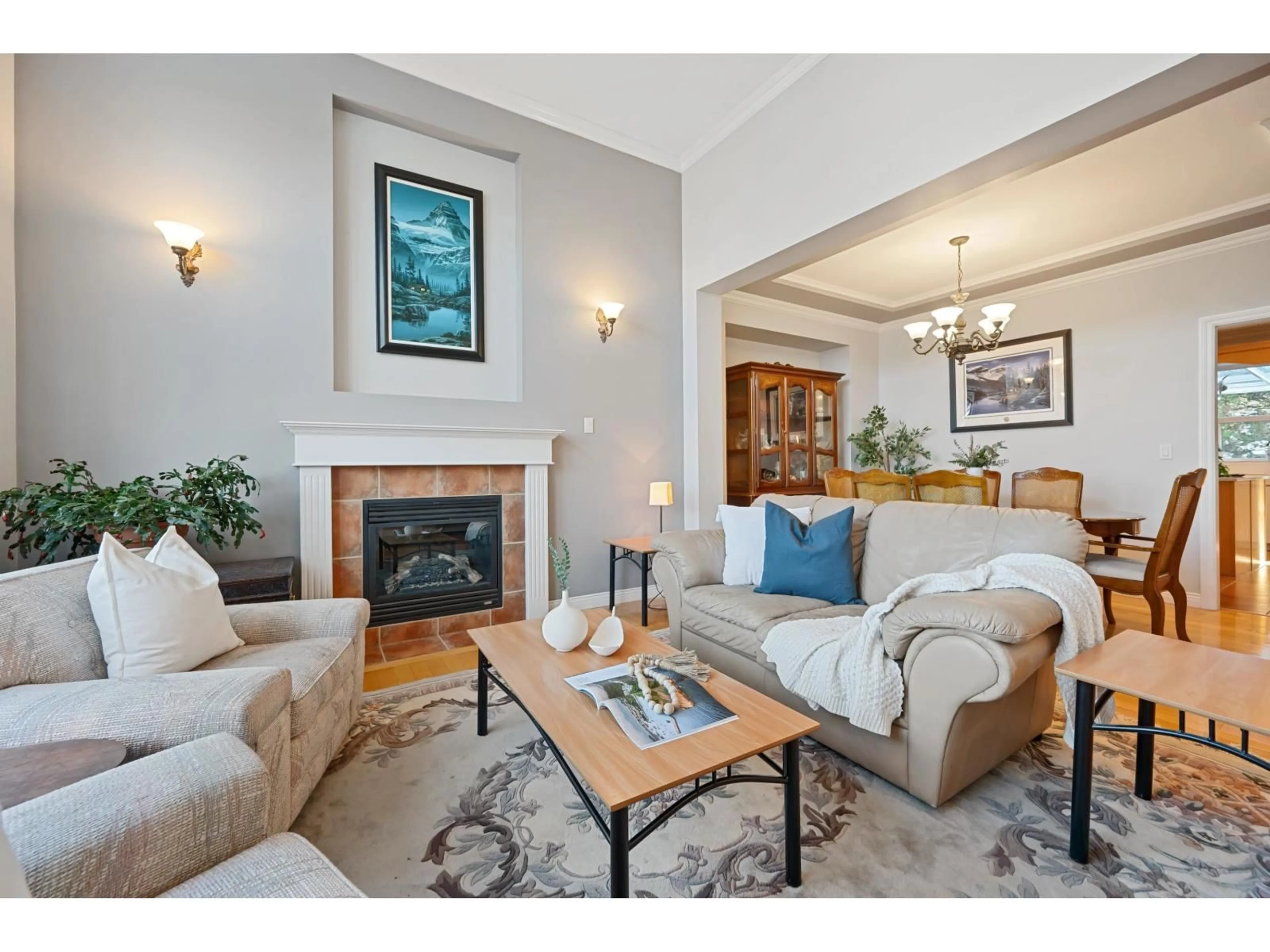 Living room with furniture, unknown for 16958 80A AVENUE, Surrey British Columbia V4N4Y7