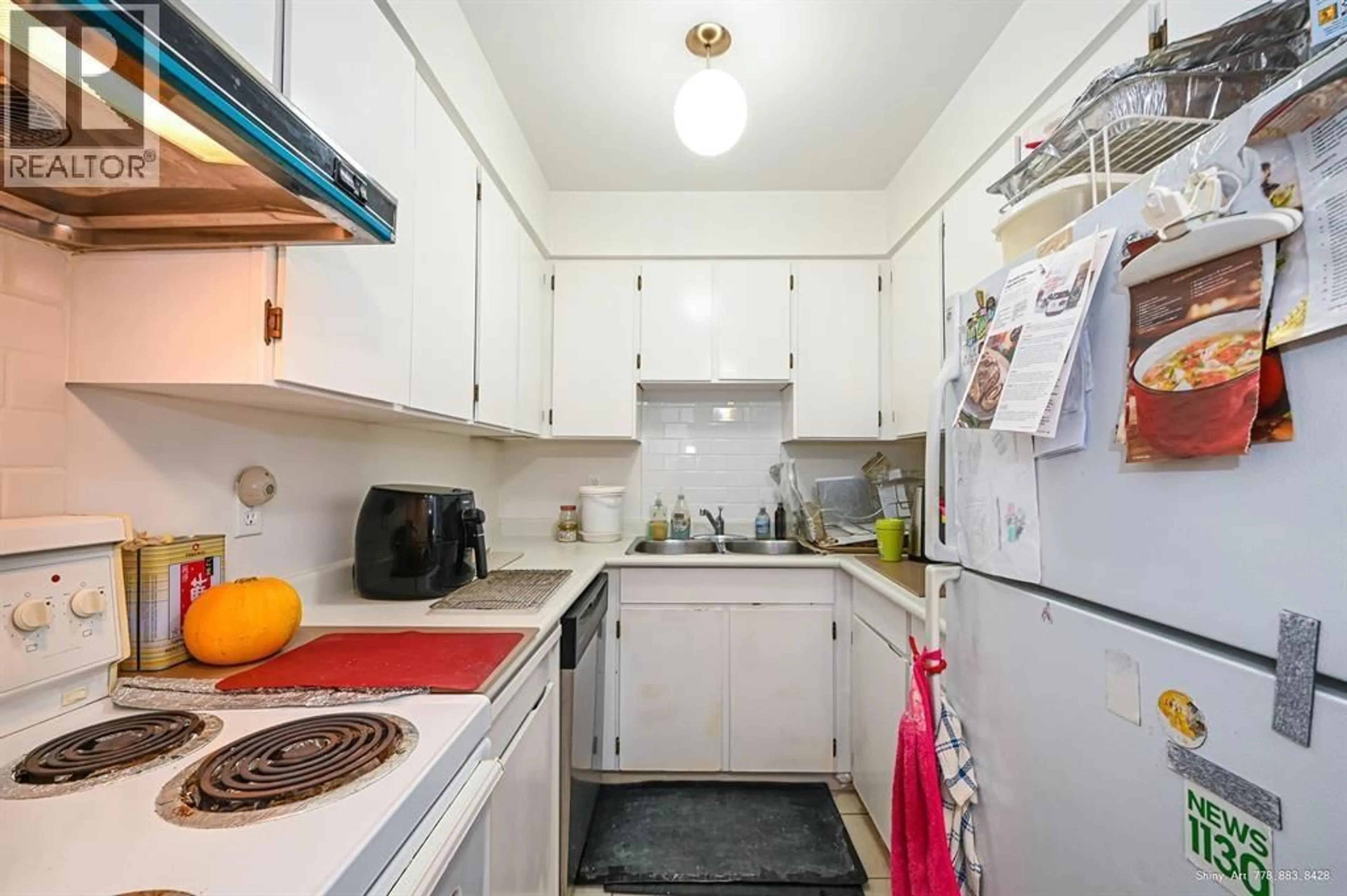 Standard kitchen, unknown for 406 - 16 LAKEWOOD DRIVE, Vancouver British Columbia V5L4L1