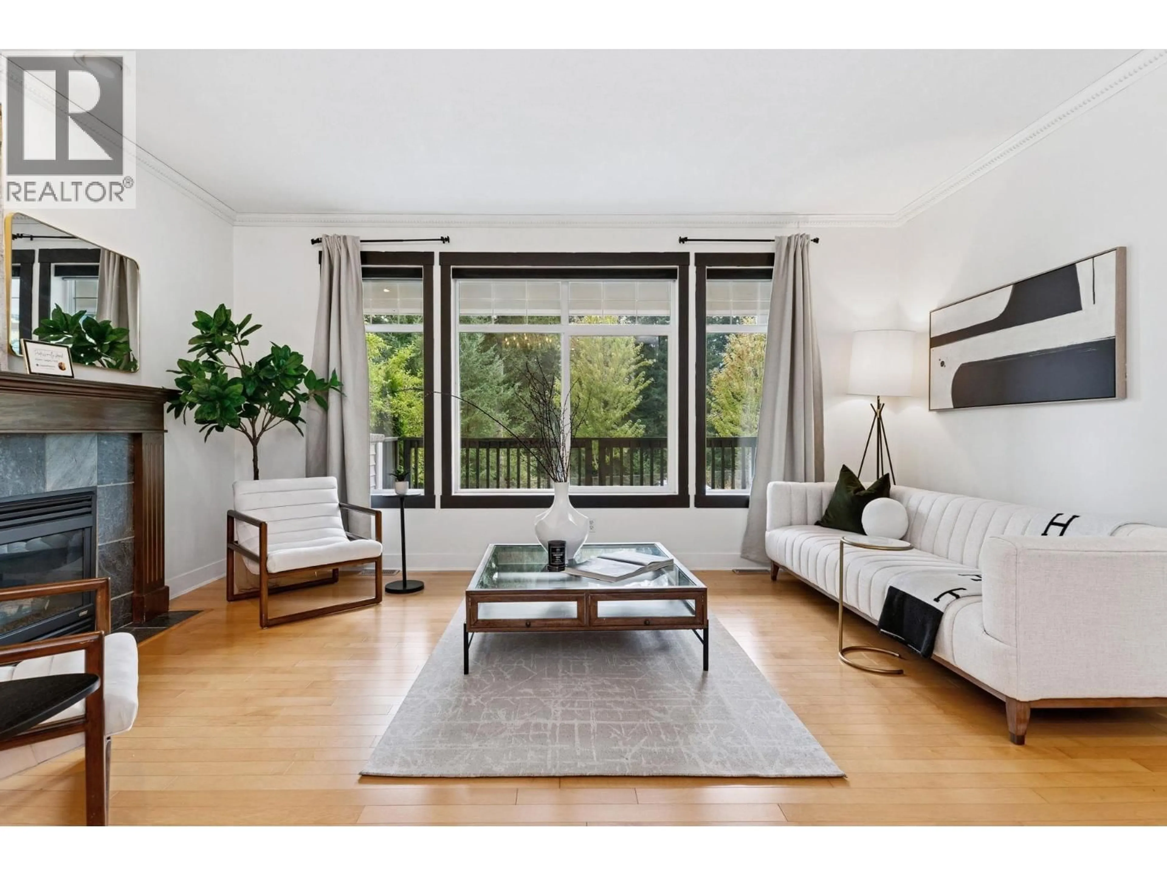 Living room with furniture, unknown for 1855 PARKWAY BOULEVARD, Coquitlam British Columbia V3E3L4