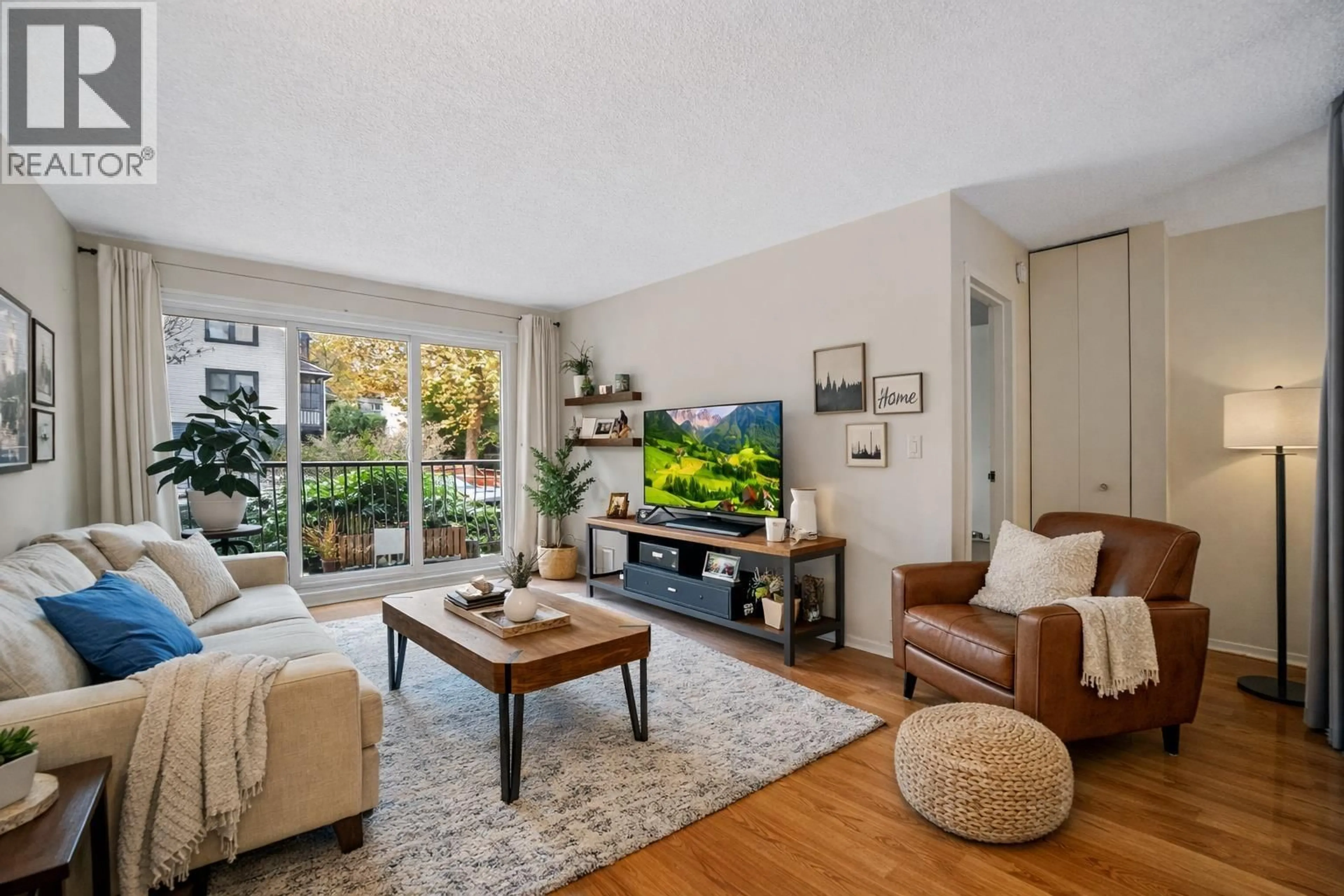 Living room with furniture, unknown for 229 - 2033 TRIUMPH STREET, Vancouver British Columbia V5L4X3