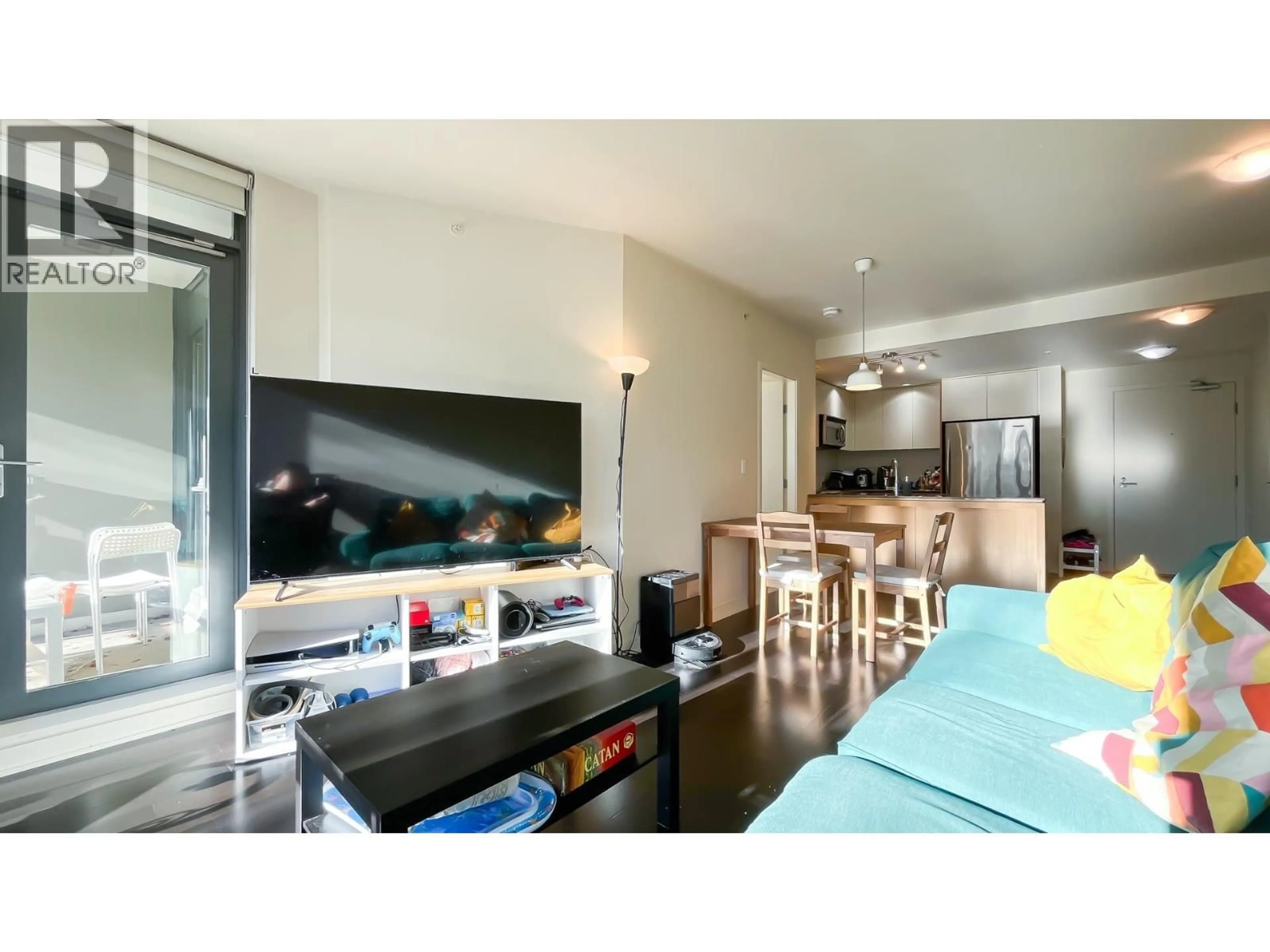 Open concept kitchen, unknown for 303 - 750 12TH AVENUE, Vancouver British Columbia V5Z0A3
